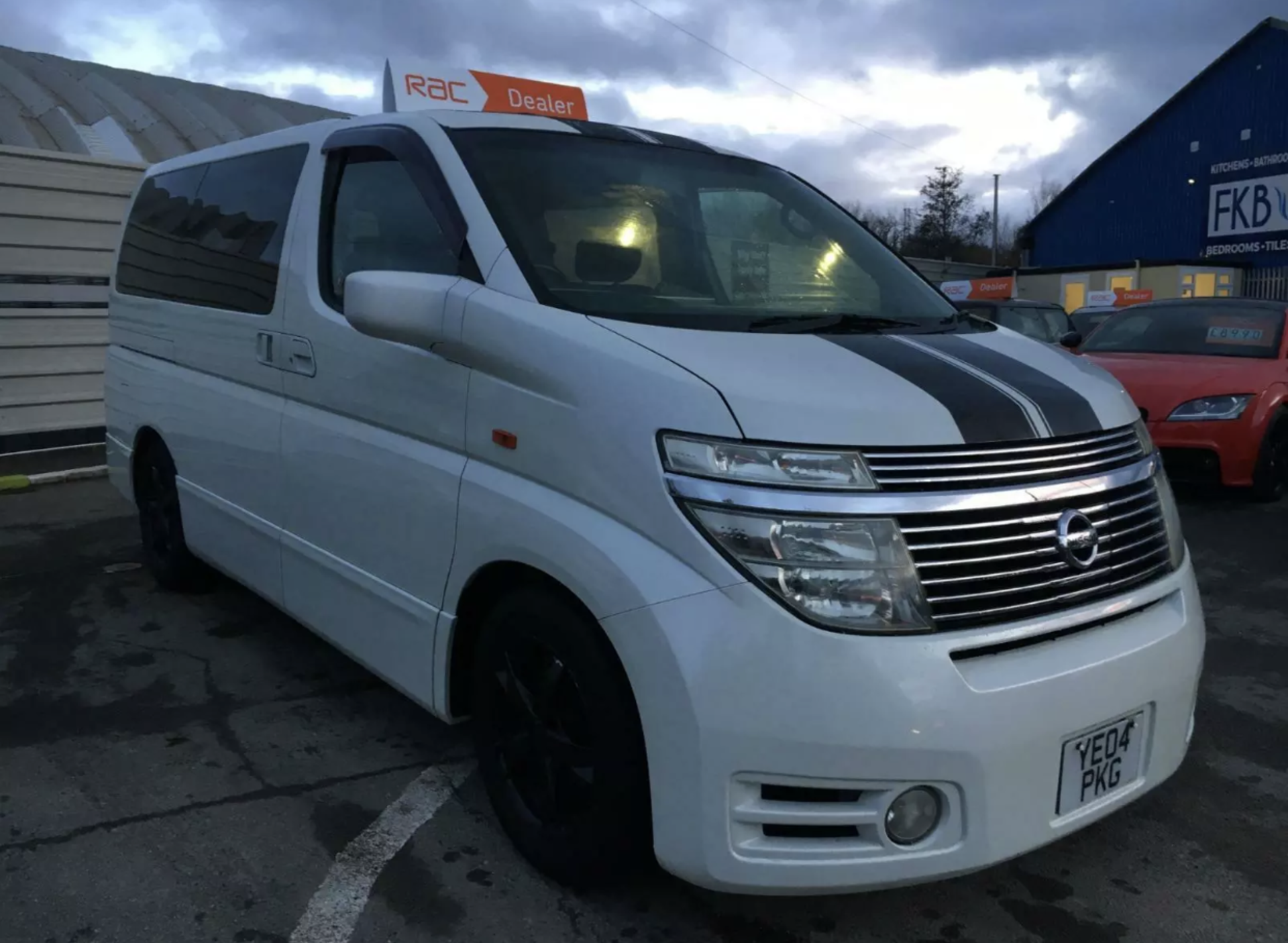 2004/04 REG NISSAN ELGRAND HIGHWAY STAR 3.5 V6 AUTOMATIC MPV 7 SEATER *NO VAT* - Image 2 of 12