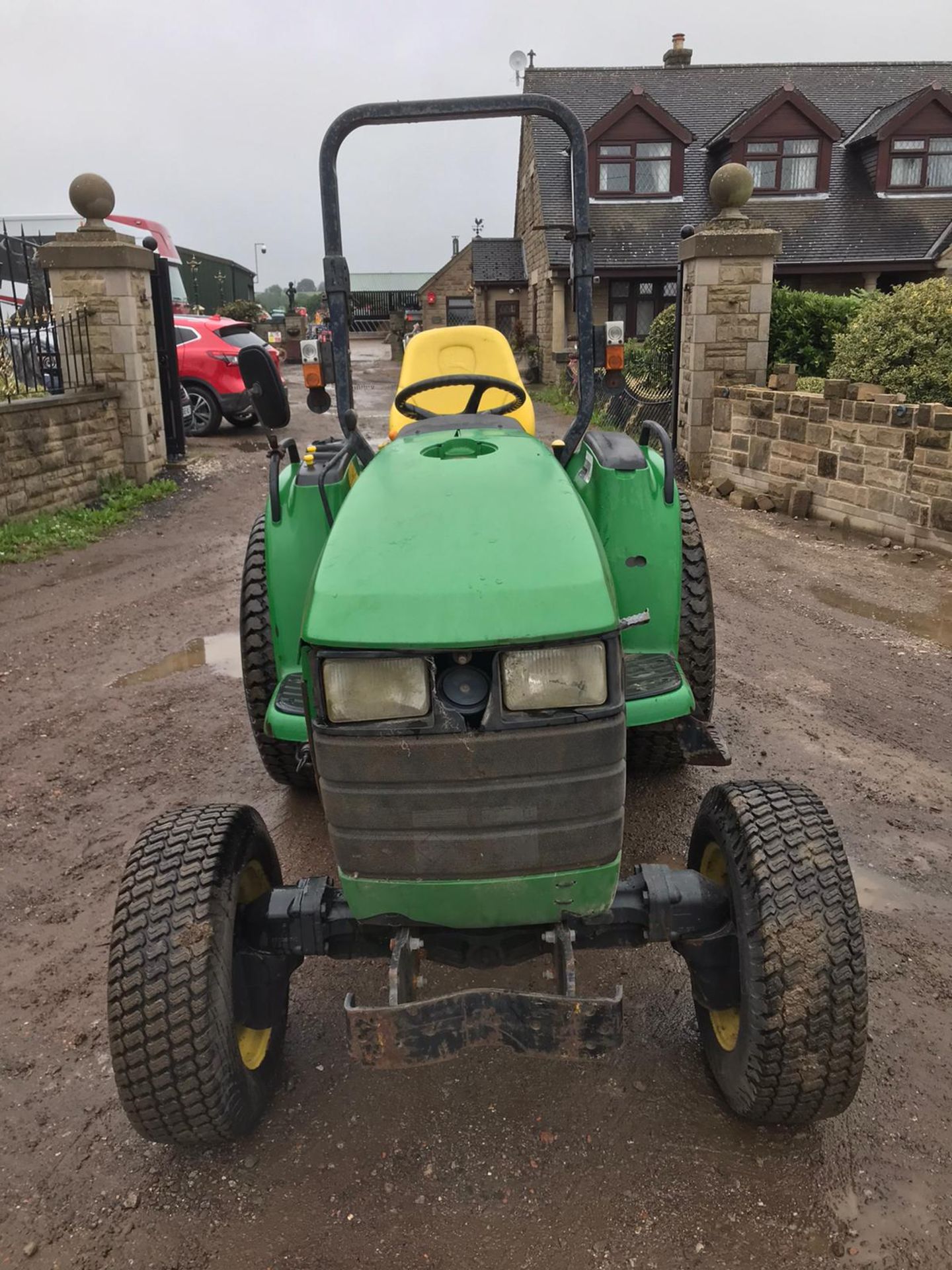 JOHN DEERE 4310 COMPACT TRACTOR WITH ROLL BAR, RUNS AND DRIVES *PLUS VAT* - Image 3 of 4