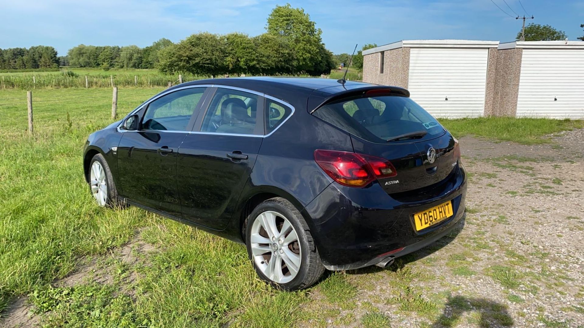 2010/60 REG VAUXHALL ASTRA SRI 1.4 PETROL BLACK 5DR HATCHBACK, SHOWING 0 FORMER KEEPERS *NO VAT* - Image 5 of 12