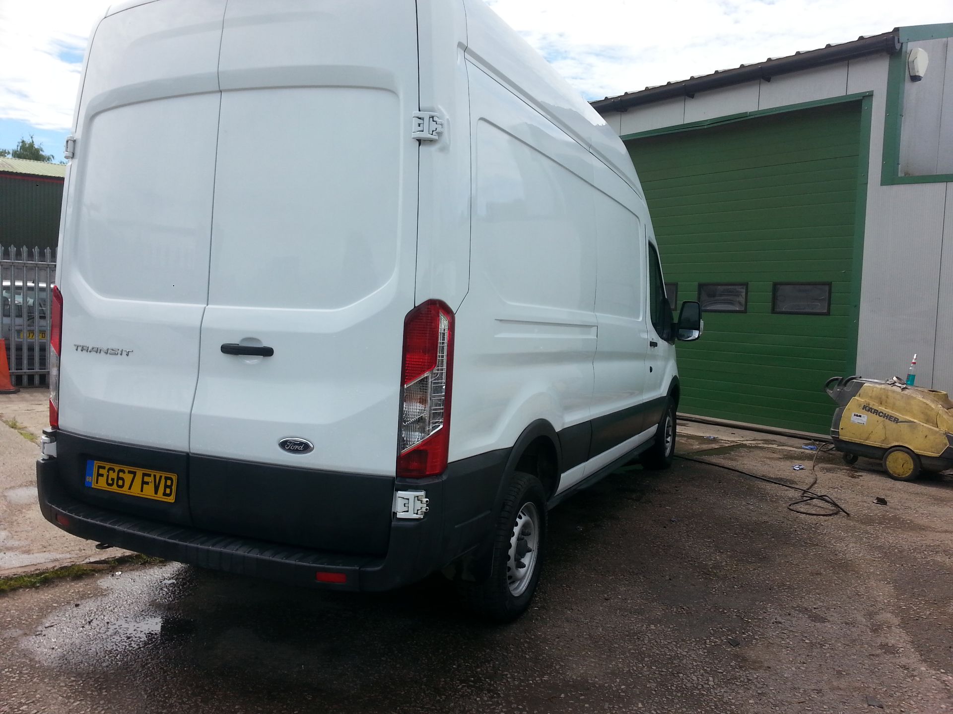 2017/67 REG FORD TRANSIT 350 L3H3 LWB 2.0 DIESEL WHITE PANEL VAN, SHOWING 1 FORMER KEEPER *PLUS VAT* - Image 6 of 11