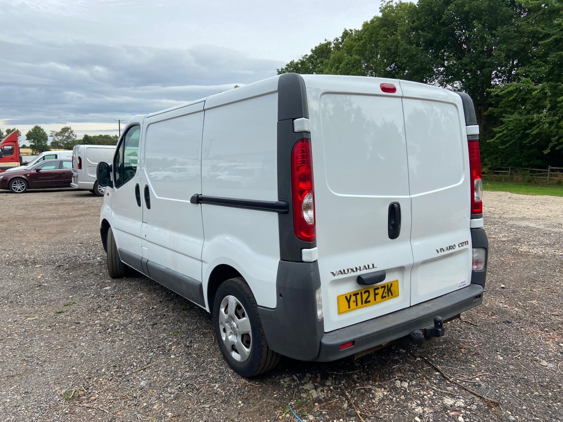 2012/12 REG VAUXHALL VIVARO 2700 CDTI 113 SWB 2.0 DIESEL WHITE PANEL VAN, SHOWING 2 FORMER KEEPERS - Image 5 of 11