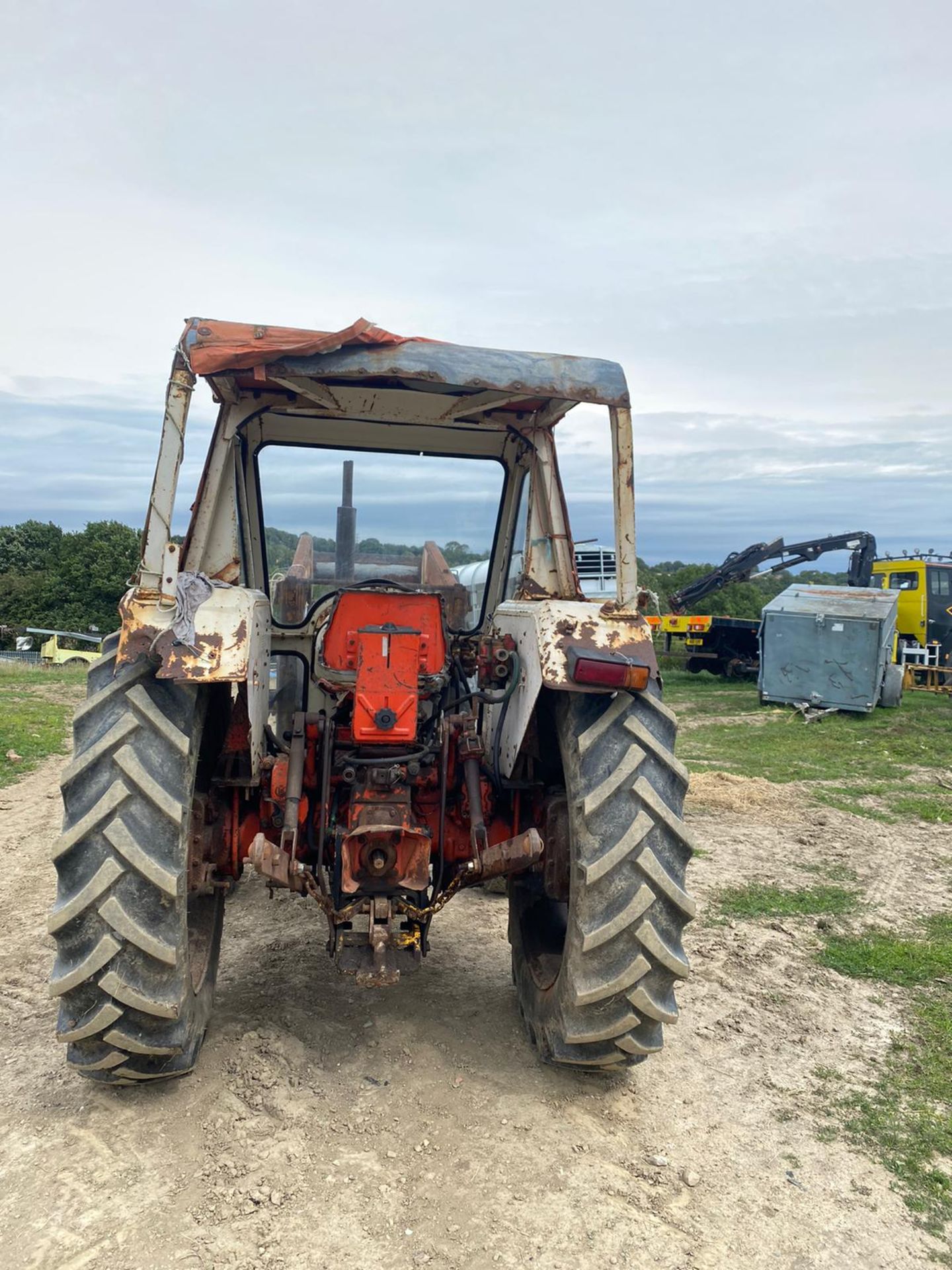 DAVID BROWN 995 LOADER TRACTOR, RUNS AND DRIVES, SHOWING 3649 HOURS *NO VAT* - Image 4 of 7