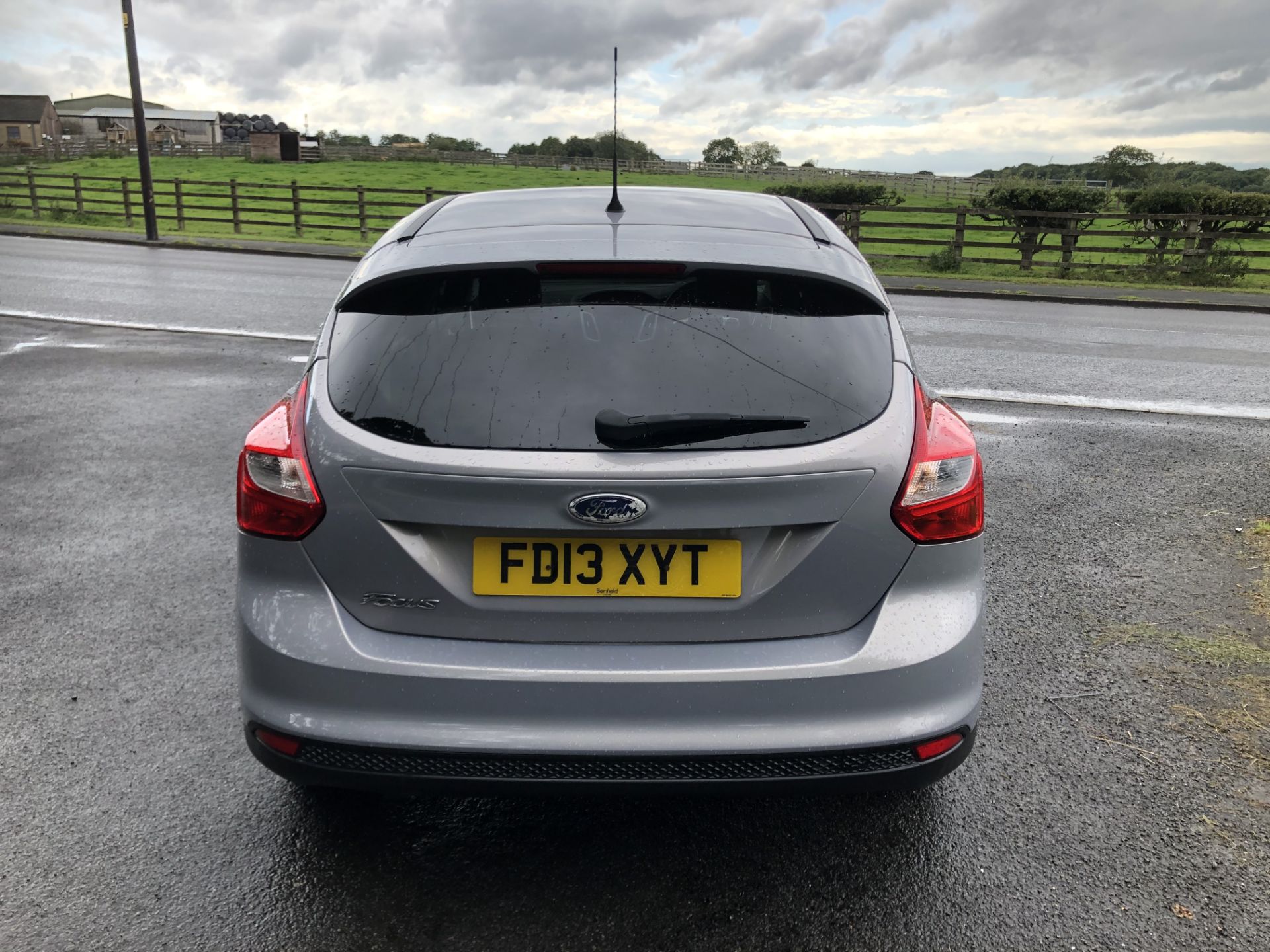 2013/13 REG FORD FOCUS ZETEC 105 1.6 PETROL SILVER 5 DOOR HATCHBACK, SHOWING 1 FORMER KEEPER *NO VAT - Image 5 of 12