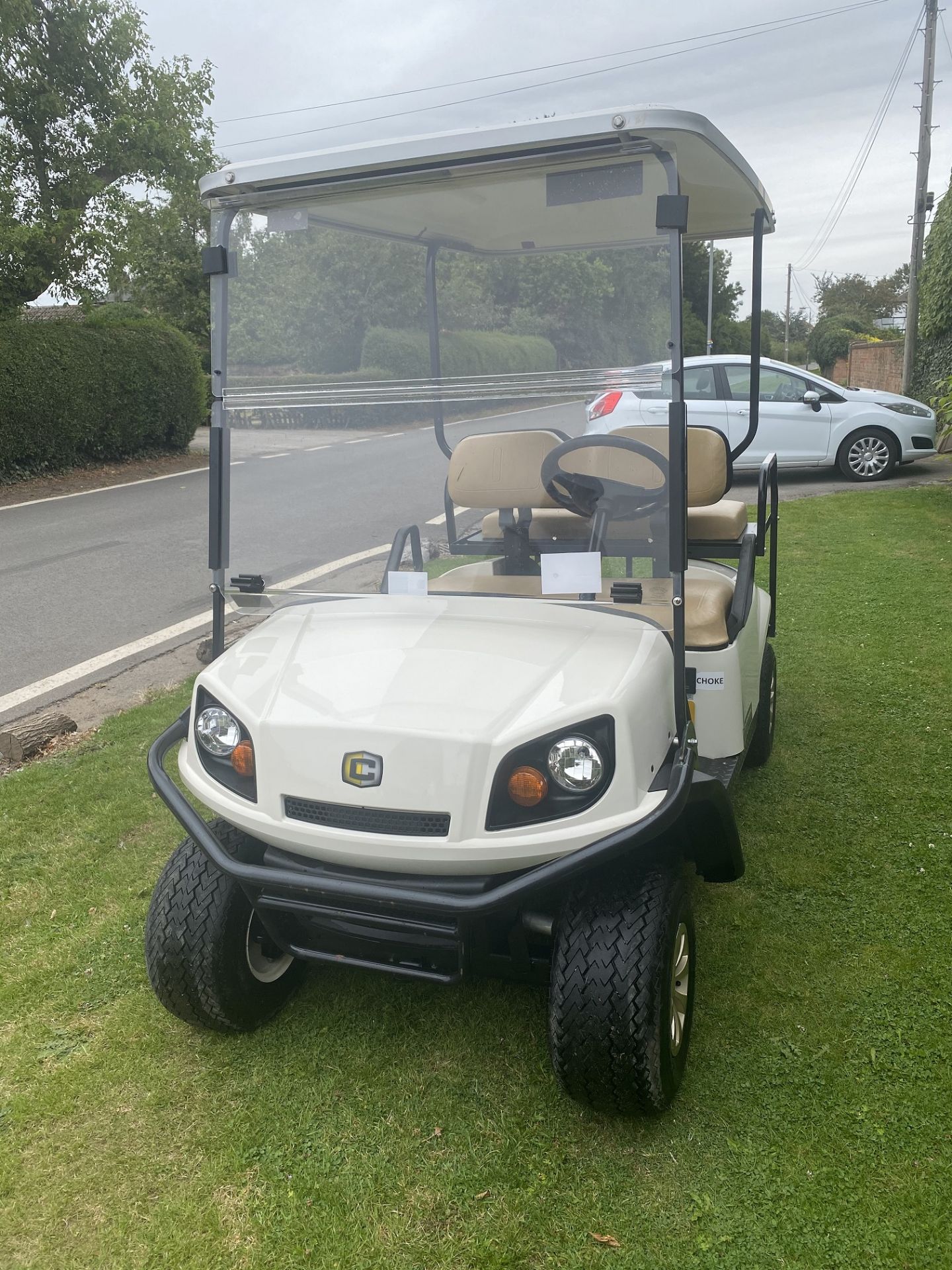 CUSHMAN EZGO 2 + 2 PETROL GOLF BUGGY, NEW JULY 2018, ONLY 106 HOURS FROM NEW, 4 SEATER *PLUS VAT* - Image 5 of 9