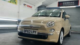 2014/63 REG FIAT 500 LOUNGE TWINAIR 875CC PETROL BEIGE 3 DOOR HATCHBACK, SHOWING 2 FORMER KEEPERS