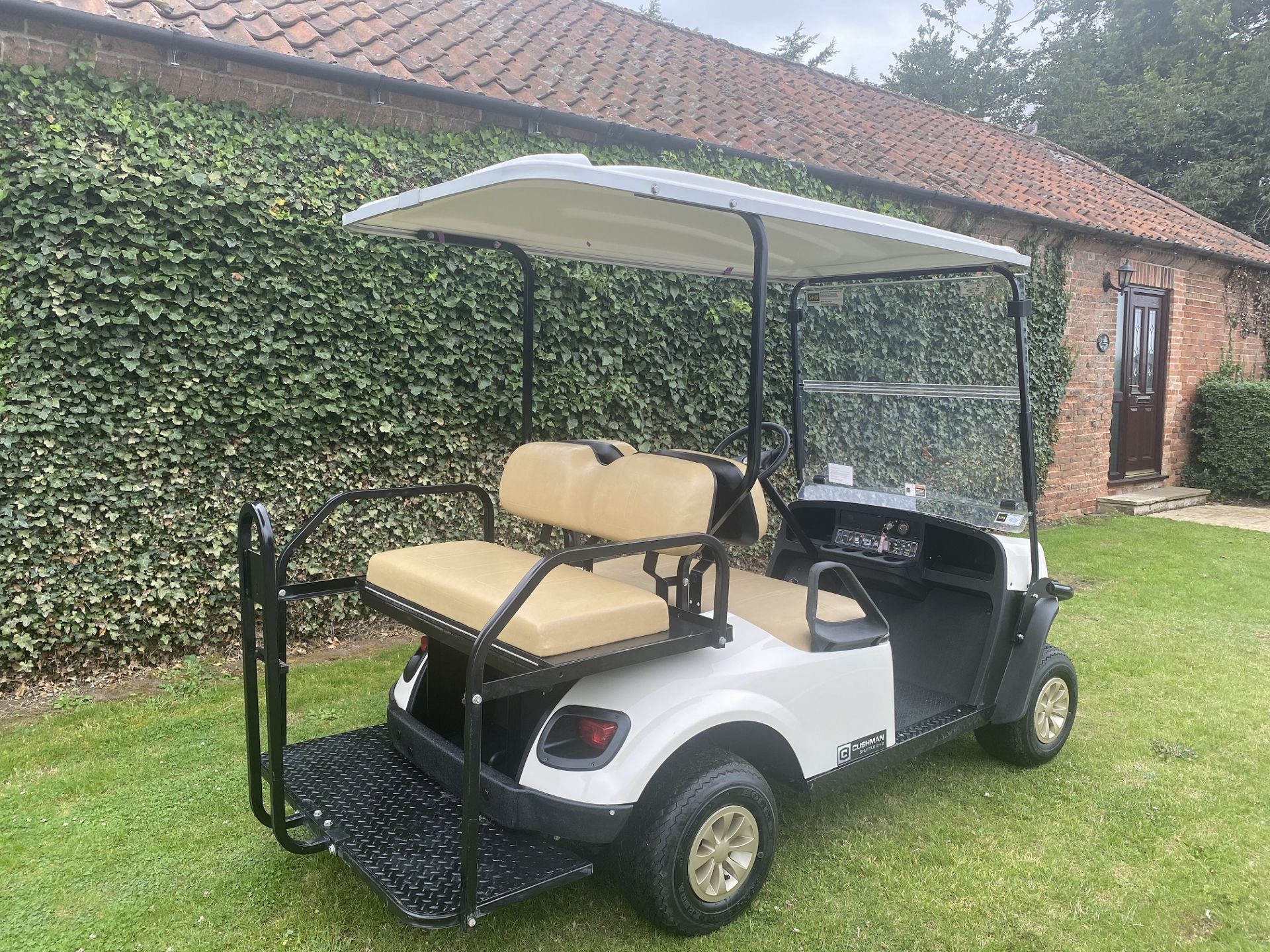 CUSHMAN EZGO 2 + 2 PETROL GOLF BUGGY, NEW JULY 2018, ONLY 106 HOURS FROM NEW, 4 SEATER *PLUS VAT* - Image 6 of 9