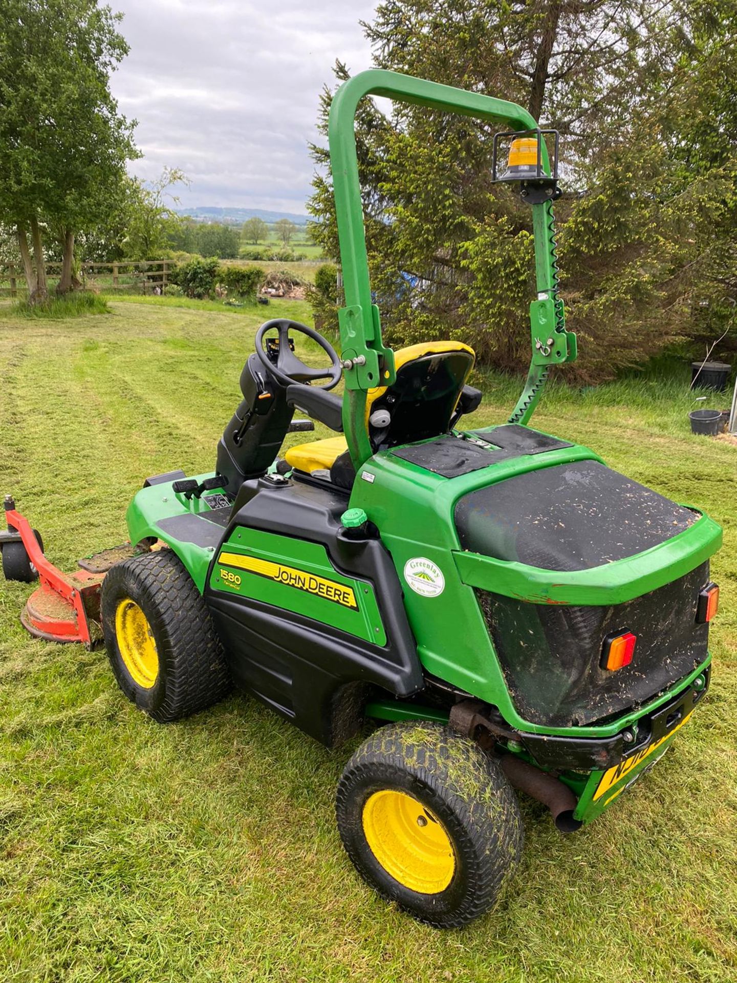 2016 JOHN DEERE 1580 TERRAIN CUT OUT FRONT RIDE ON LAWN MOWER, 4 WHEEL DRIVE, VERY LOW HOURS - 2374! - Image 6 of 8