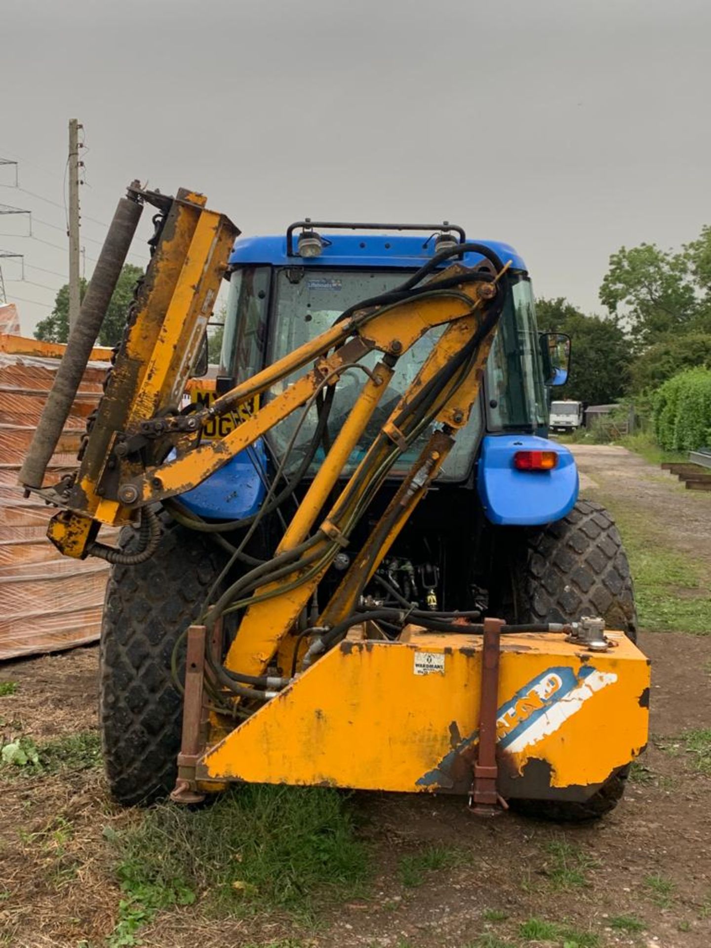 BOMFORD HEDGE-CUTTER, IN WORKING ORDER *PLUS VAT* - Image 2 of 11