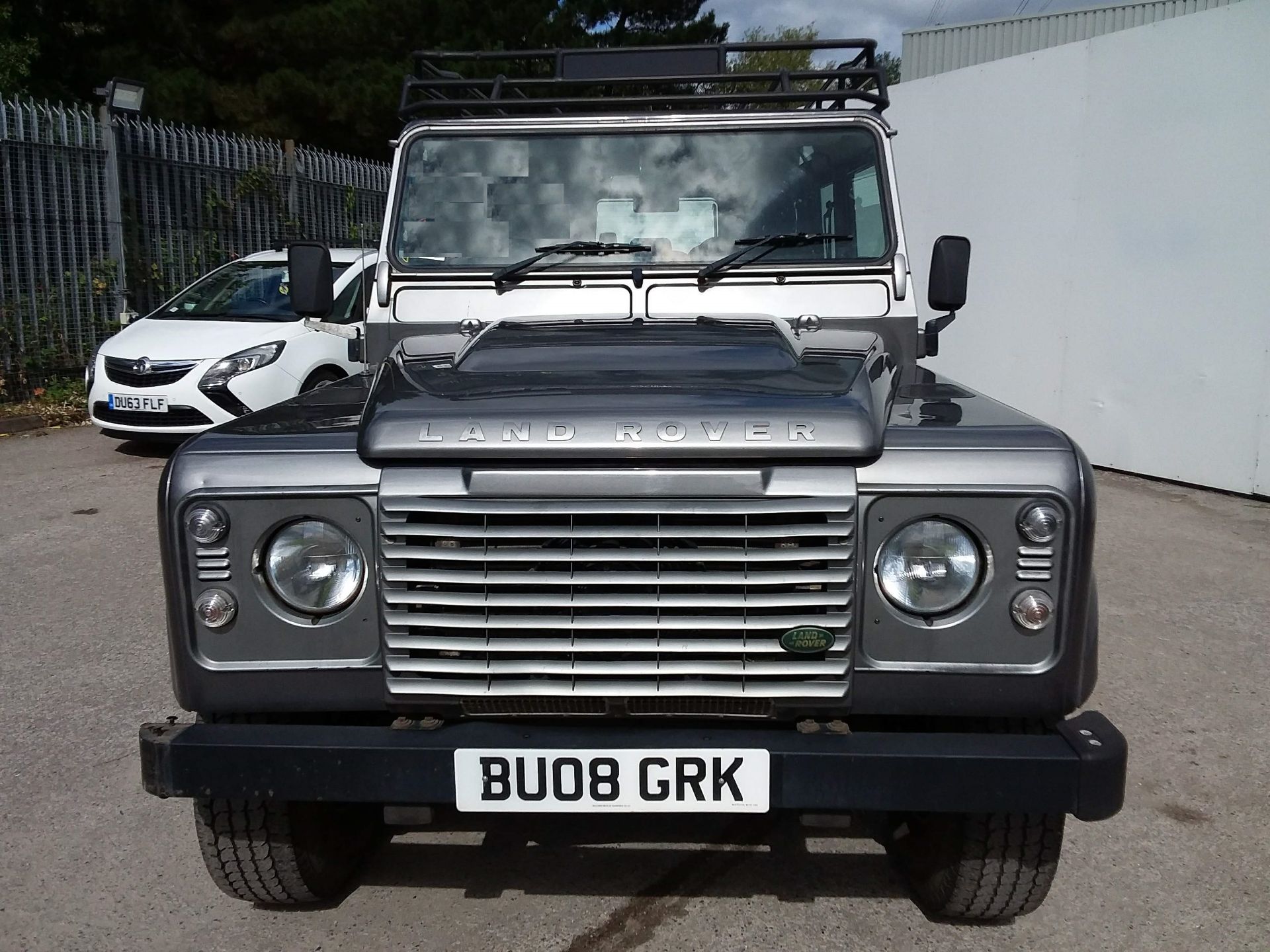 2008/08 REG LAND ROVER DEFENDER 110 XS LWB STATION WAGON 2.4 DIESEL, 7 SEATER, AIR CON *NO VAT* - Image 2 of 10