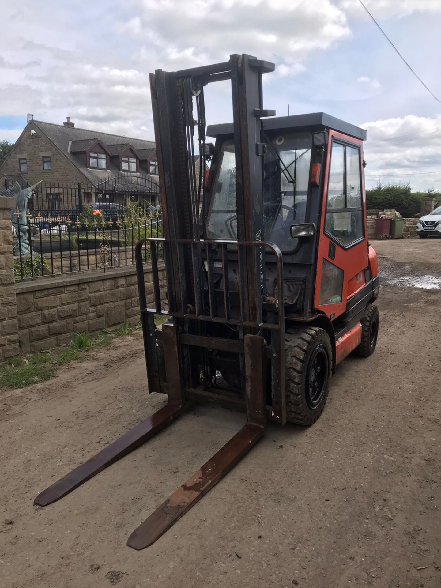TOYOTA 30 FORKLIFT, RUNS, DRIVES AND LIFTS *PLUS VAT* - Image 2 of 5