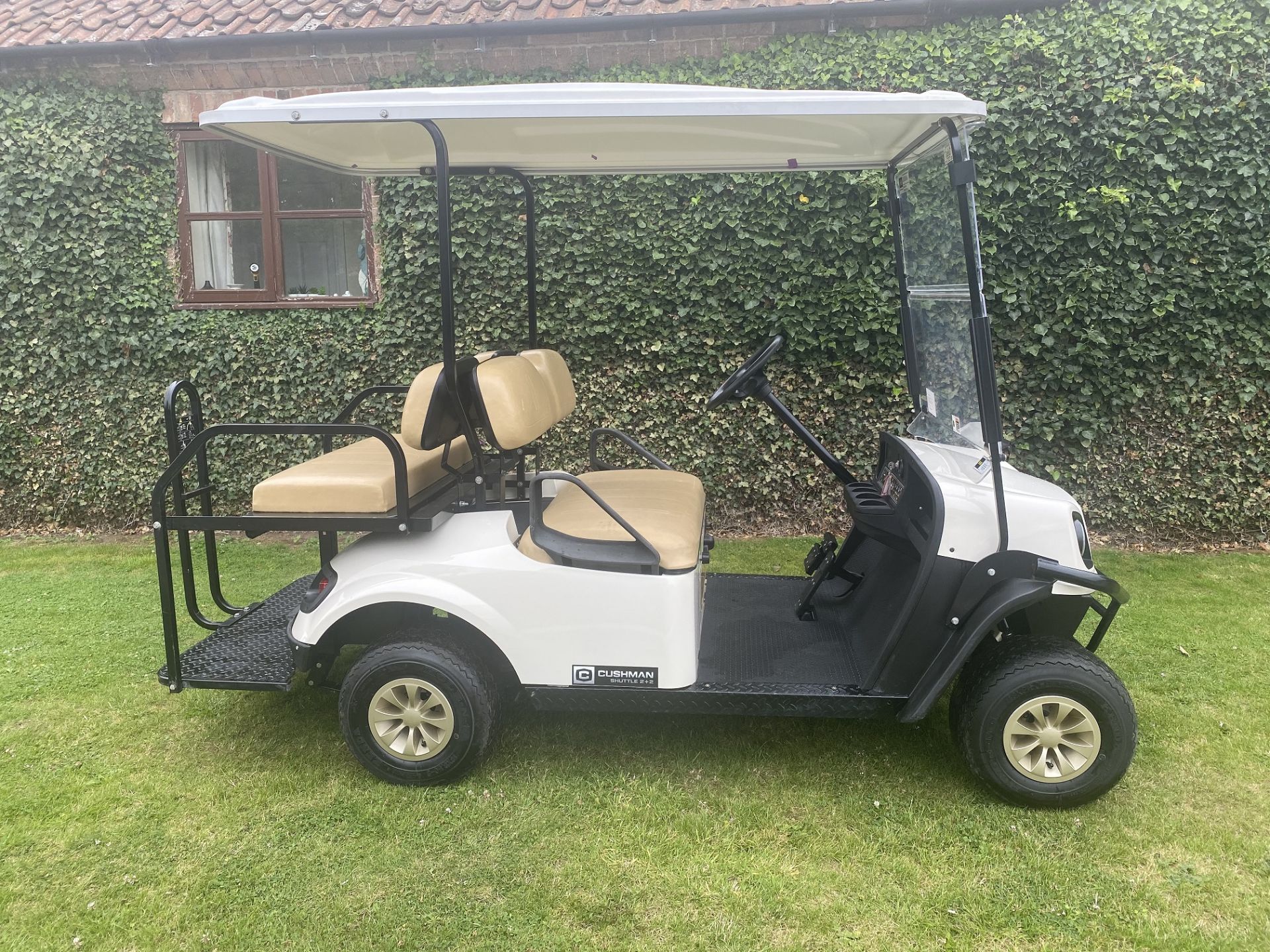 CUSHMAN EZGO 2 + 2 PETROL GOLF BUGGY, NEW JULY 2018, ONLY 106 HOURS FROM NEW, 4 SEATER *PLUS VAT*