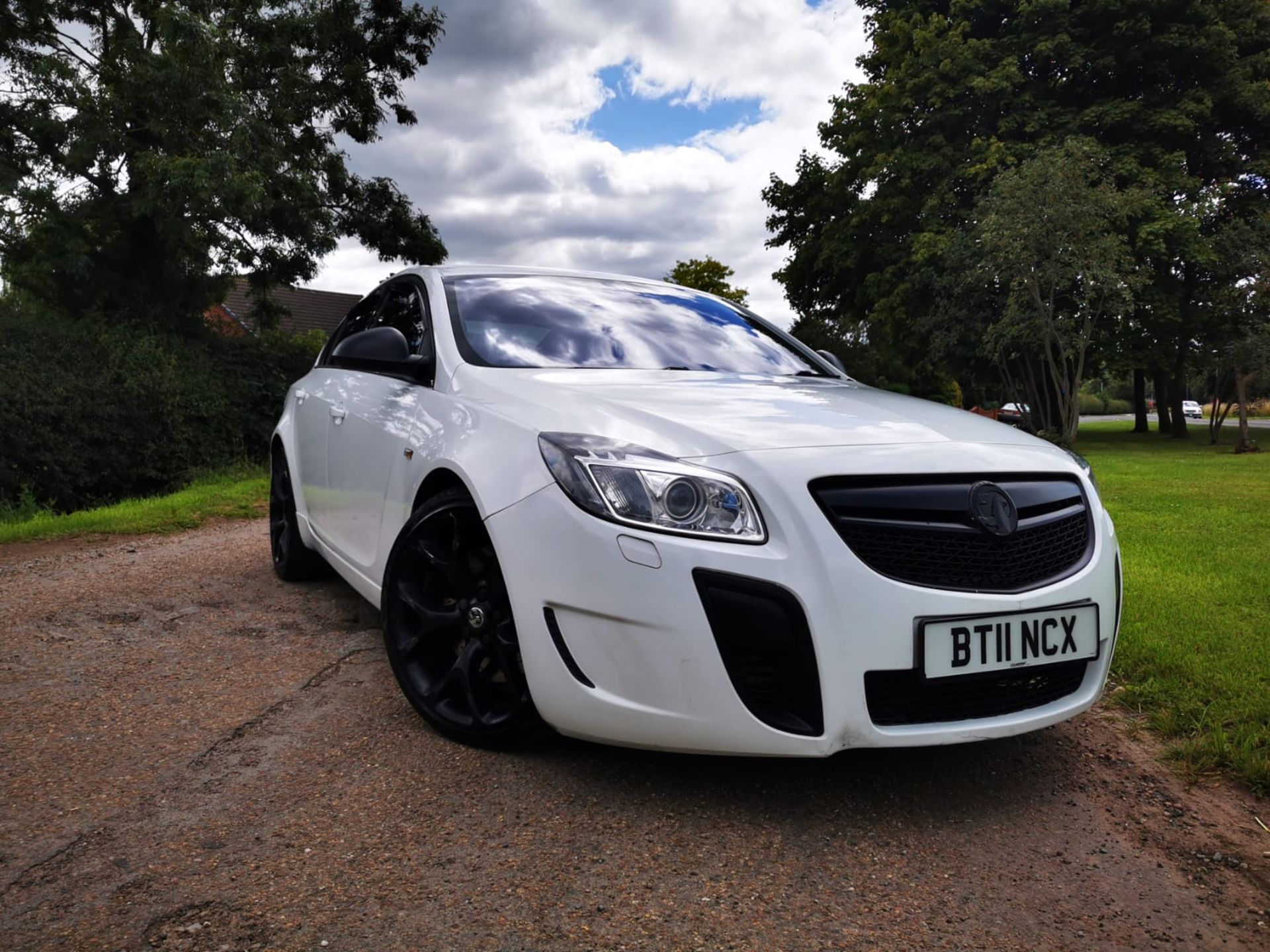 2011/11 REG VAUXHALL INSIGNIA VXR NAV TURBO 4X4 2.8 PETROL 4 DOOR SALOON, SHOWING 4 FORMER KEEPERS - Image 2 of 22