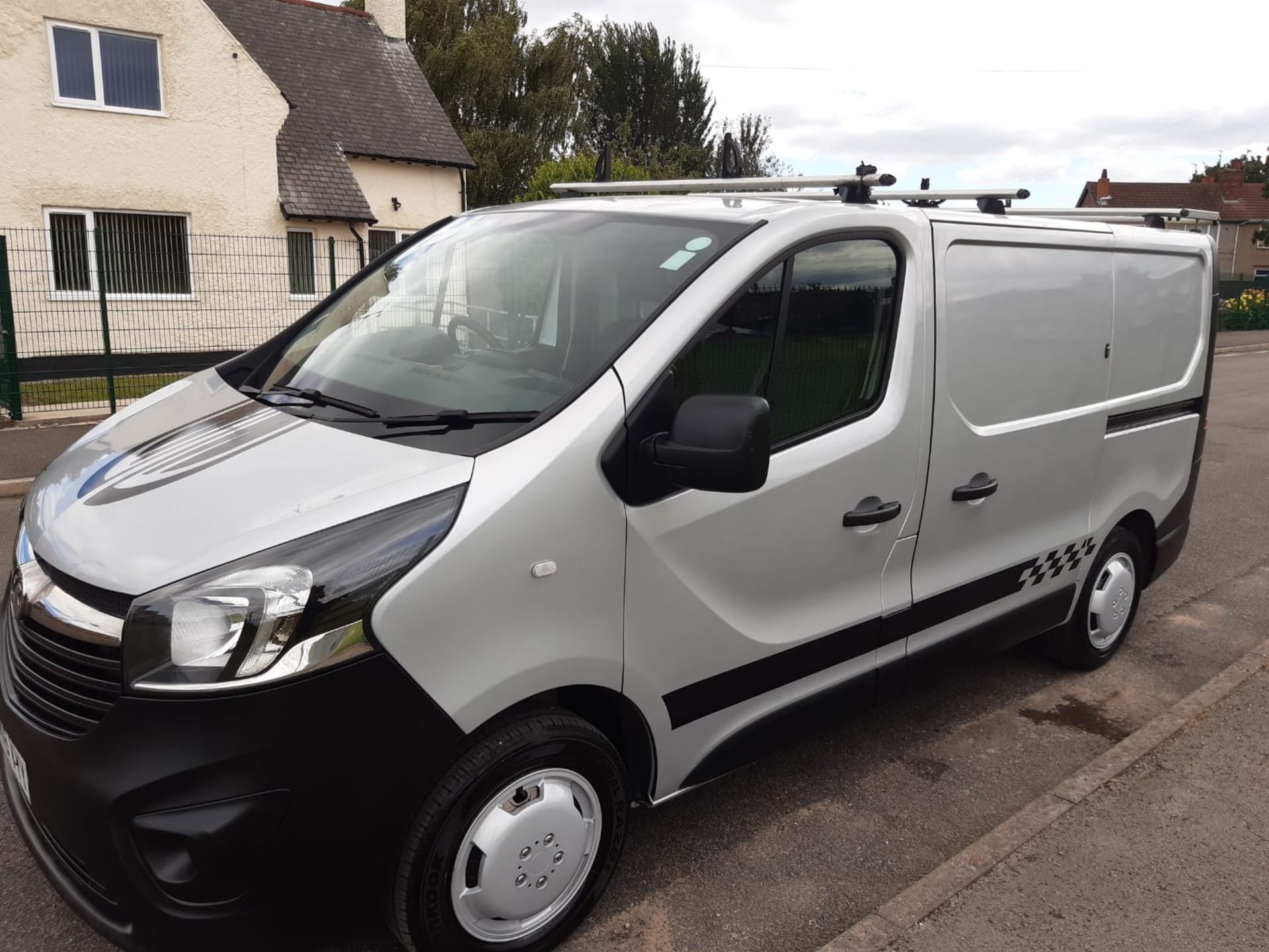 2016/16 REG VAUXHALL VIVARO 2700 L1H1 CDTI ECOFLEX 1.6 DIESEL SILVER PANEL VAN 90HP *NO VAT* - Image 4 of 16