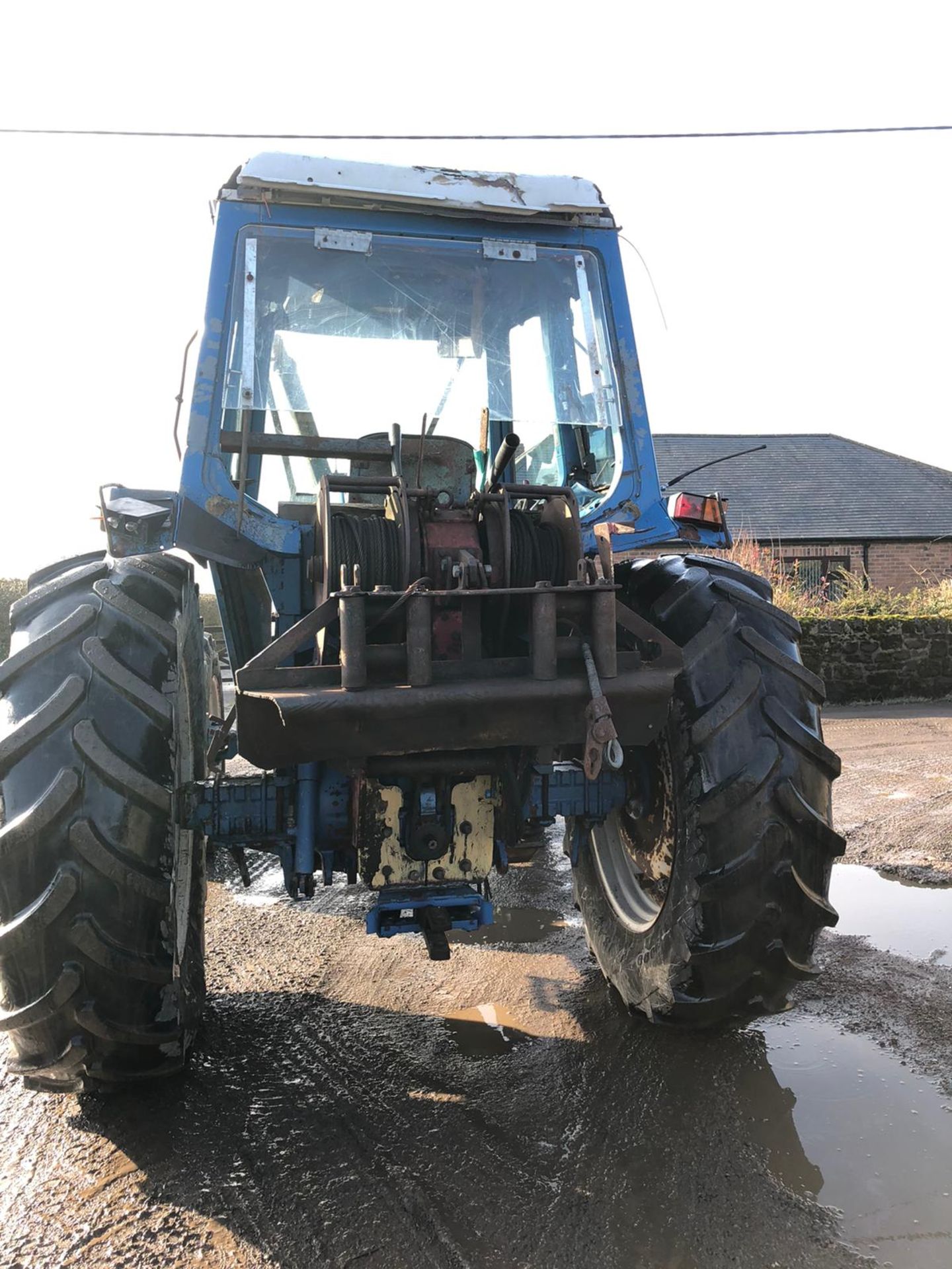 FORD 7710 4 WHEEL DRIVE TRACTOR, FRONT LINKAGE, REAR PTO DRIVEN WINCH, GOOD TYRES *PLUS VAT* - Image 4 of 8
