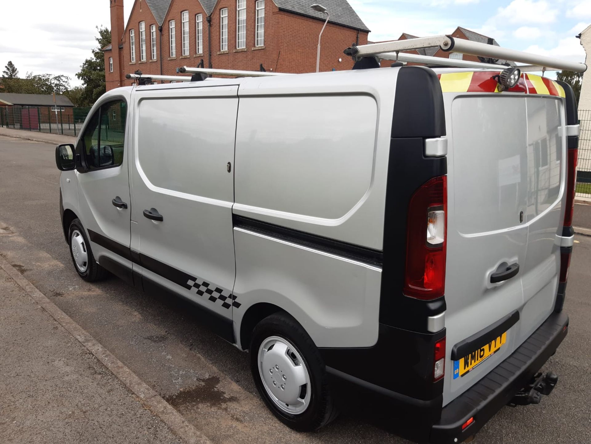 2016/16 REG VAUXHALL VIVARO 2700 L1H1 CDTI ECOFLEX 1.6 DIESEL SILVER PANEL VAN 90HP *NO VAT* - Image 5 of 16