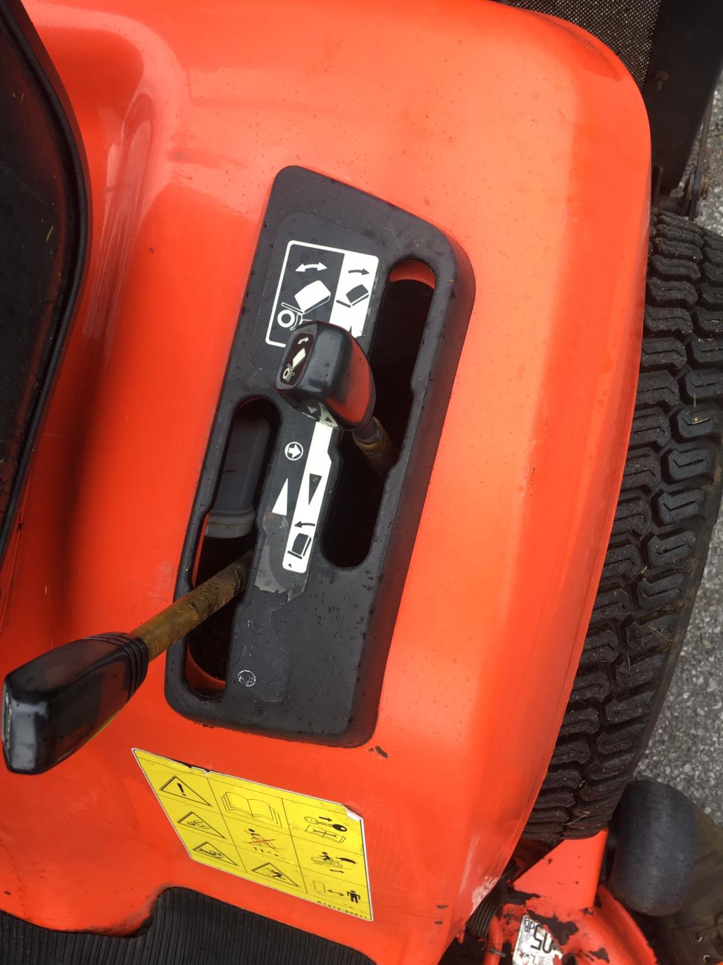 KUBOTA G18 POWER STEERING GLIDE CUT ORANGE RIDE ON LAWN MOWER, C/W REAR GRASS COLLECTOR *NO VAT* - Image 18 of 20