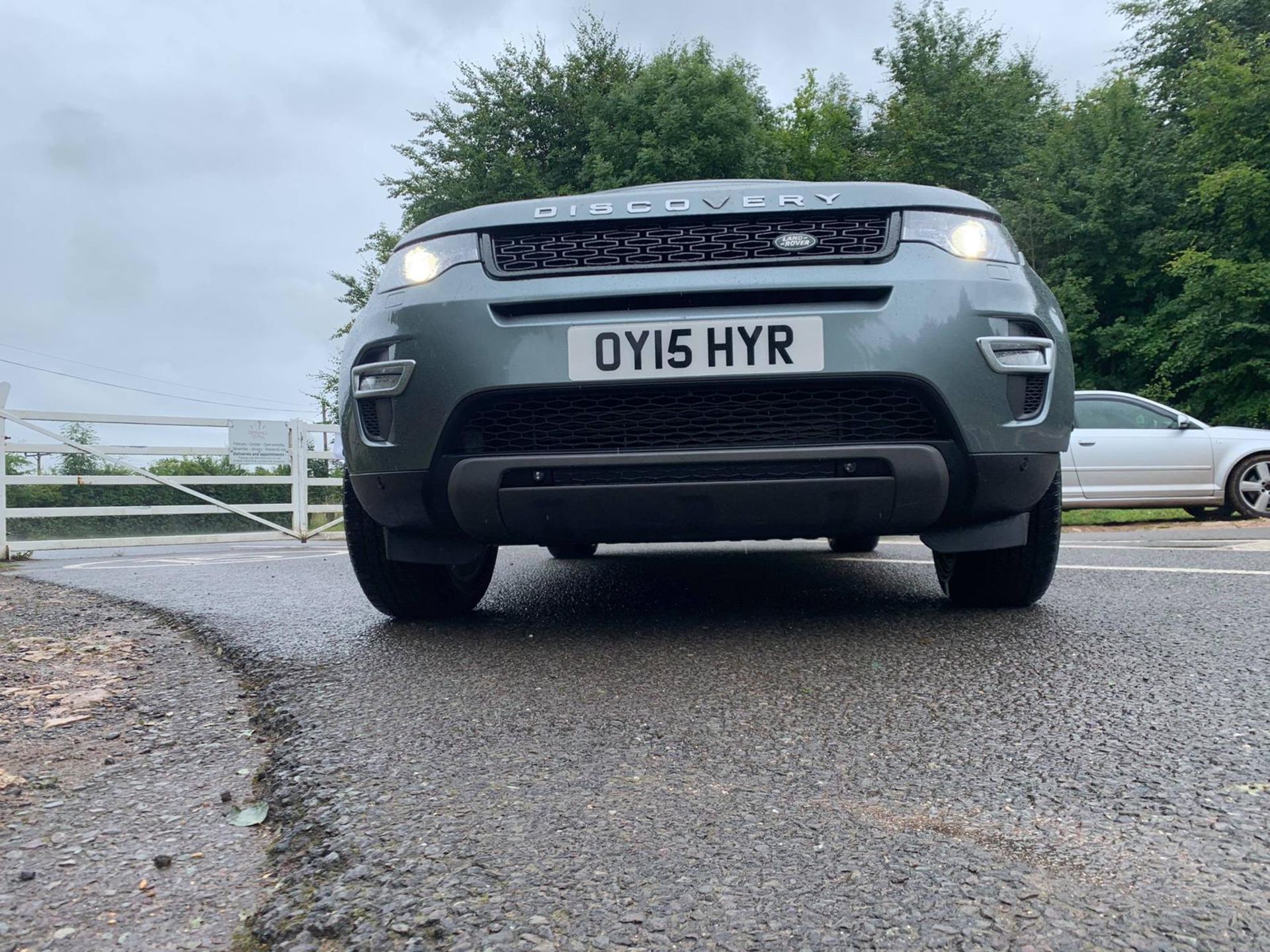 2015/15 REG LAND ROVER DISCOVERY SPORT SD4 HSE LUXURY 2.2 DIESEL AUTOMATIC, SHOWING 2 FORMER KEEPERS - Image 3 of 17