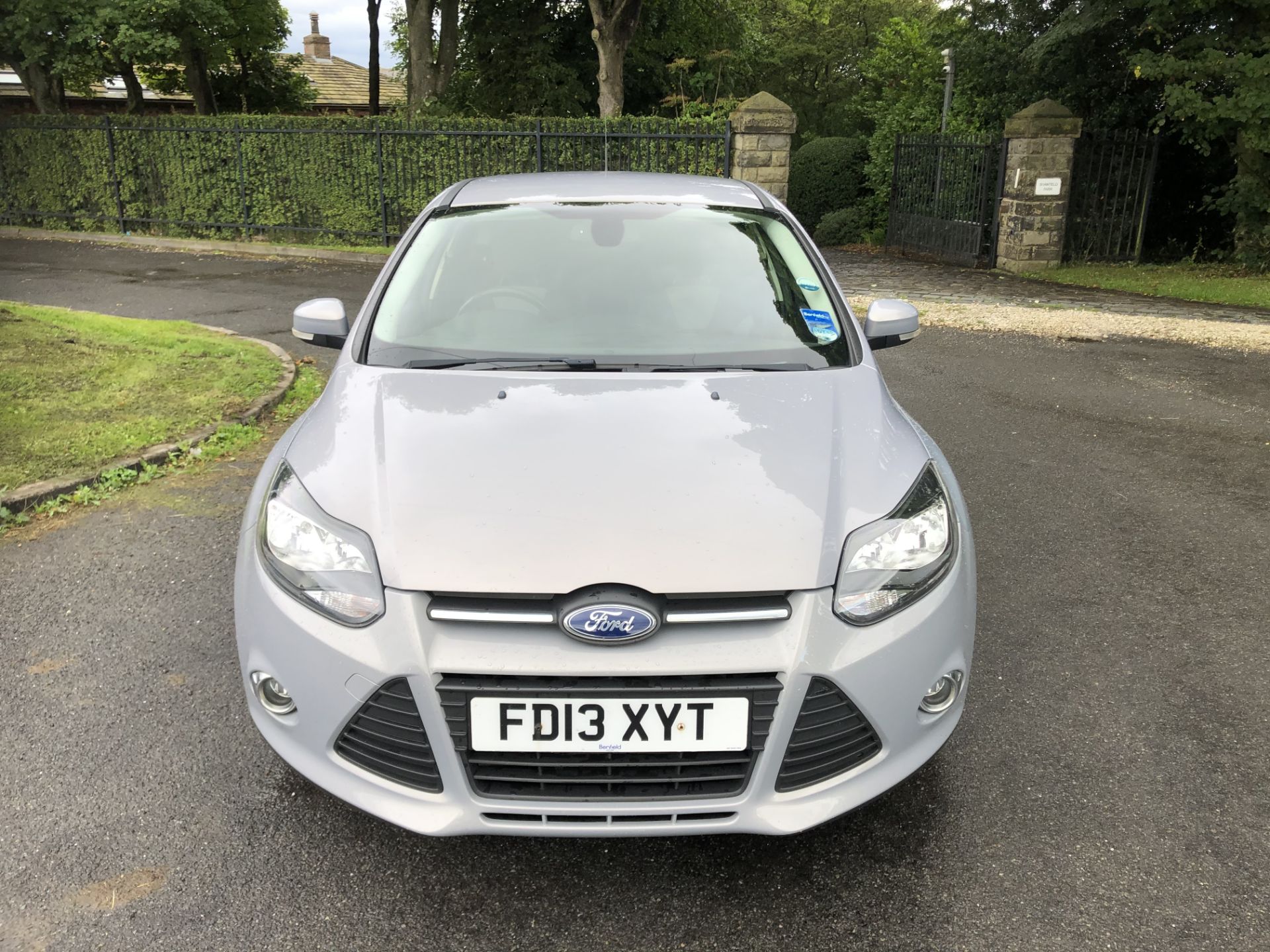 2013/13 REG FORD FOCUS ZETEC 105 1.6 PETROL SILVER 5 DOOR HATCHBACK, SHOWING 1 FORMER KEEPER *NO VAT - Image 2 of 12