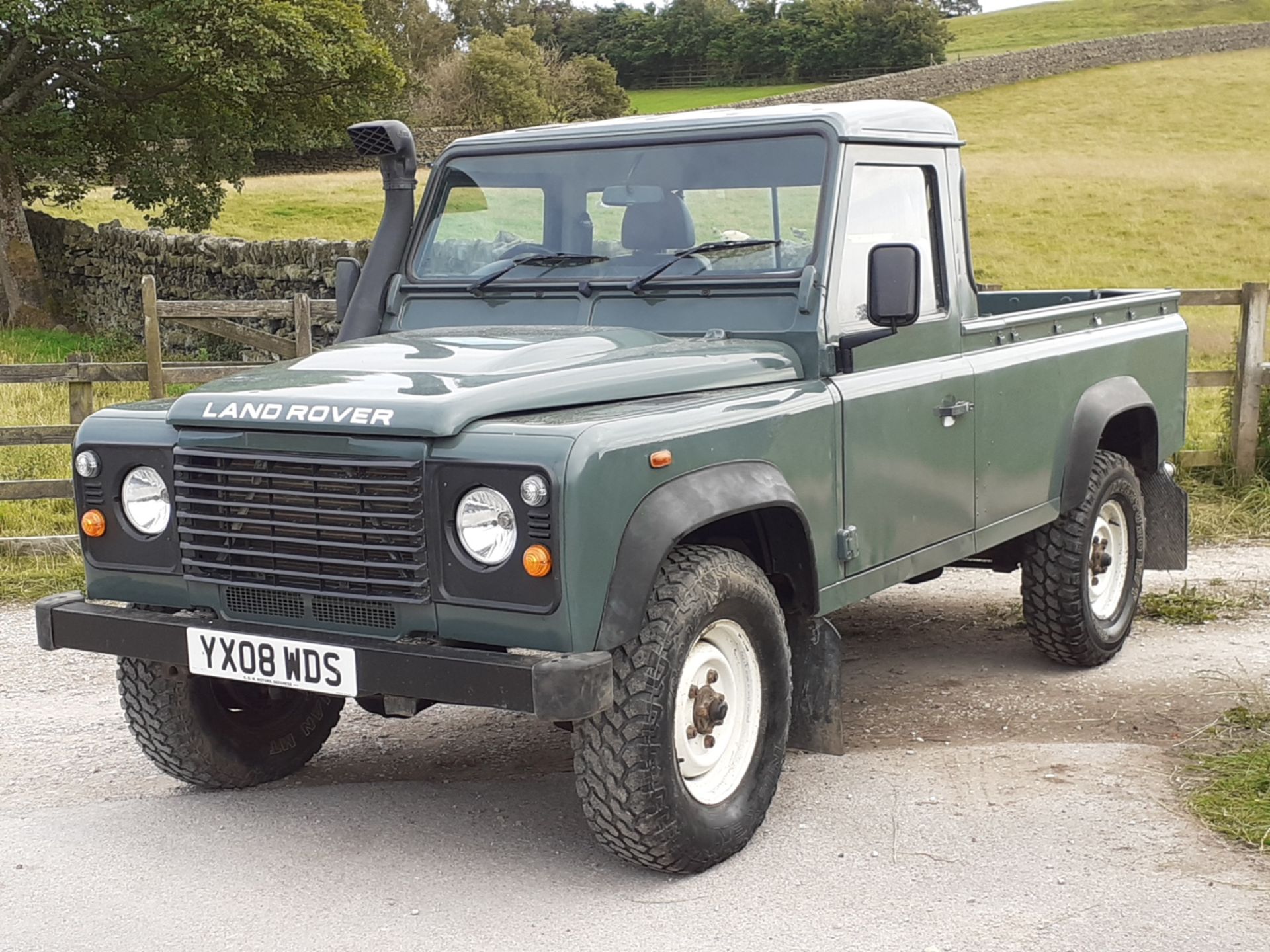 2008/08 REG LAND ROVER DEFENDER 110 SINGLE CAB LWB PICK-UP 2.4 DIESEL, SHOWING 2 FORMER KEEPERS - Image 5 of 11