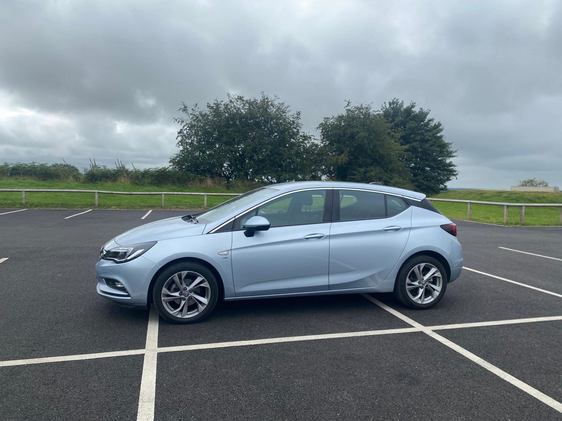 2018/18 REG VAUXHALL ASTRA SRI TURBO 1.4 PETROL SILVER 5 DOOR HATCHBACK, SHOWING 2 FORMER KEEPERS - Image 4 of 12