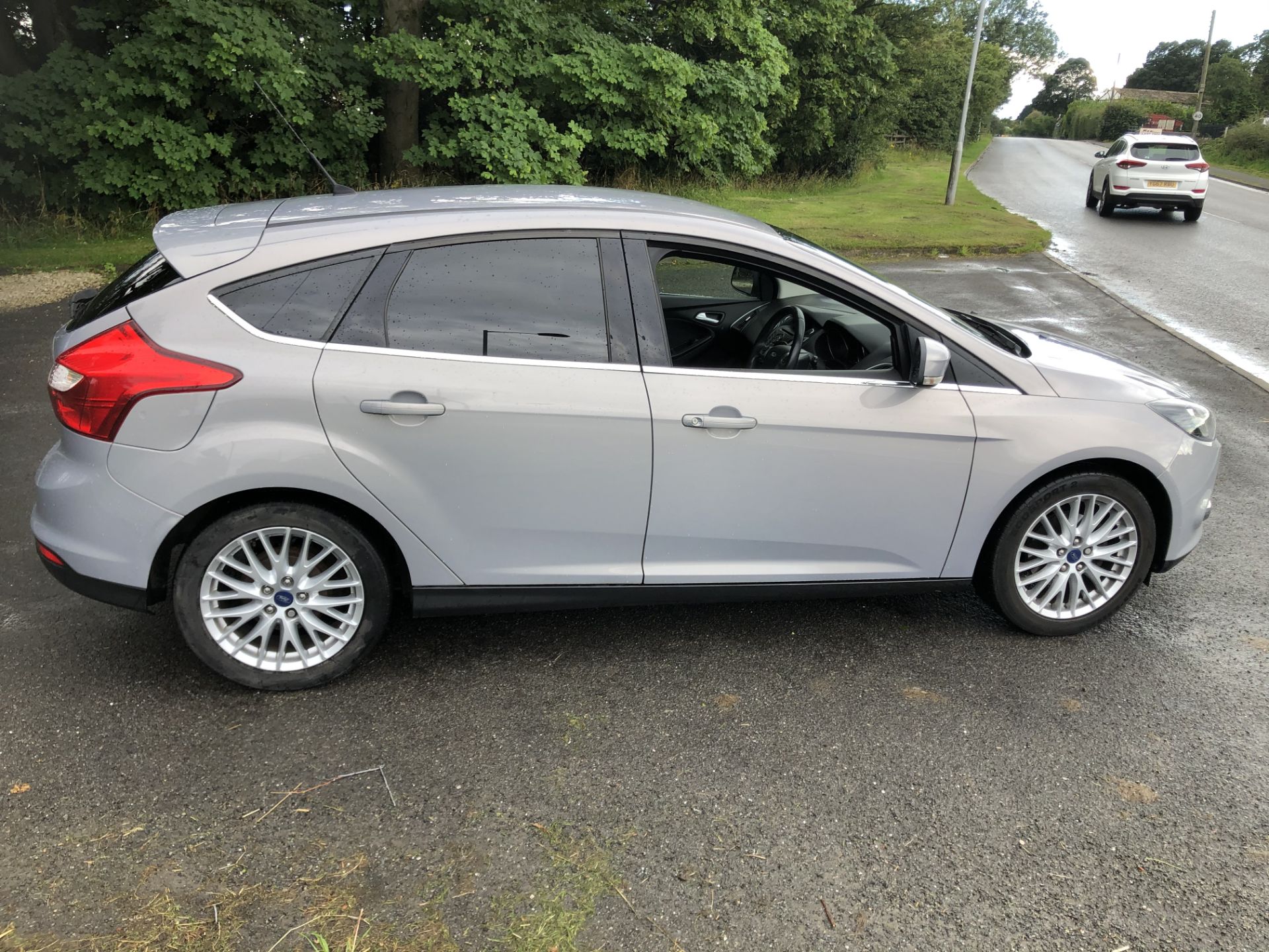 2013/13 REG FORD FOCUS ZETEC 105 1.6 PETROL SILVER 5 DOOR HATCHBACK, SHOWING 1 FORMER KEEPER *NO VAT - Image 7 of 12