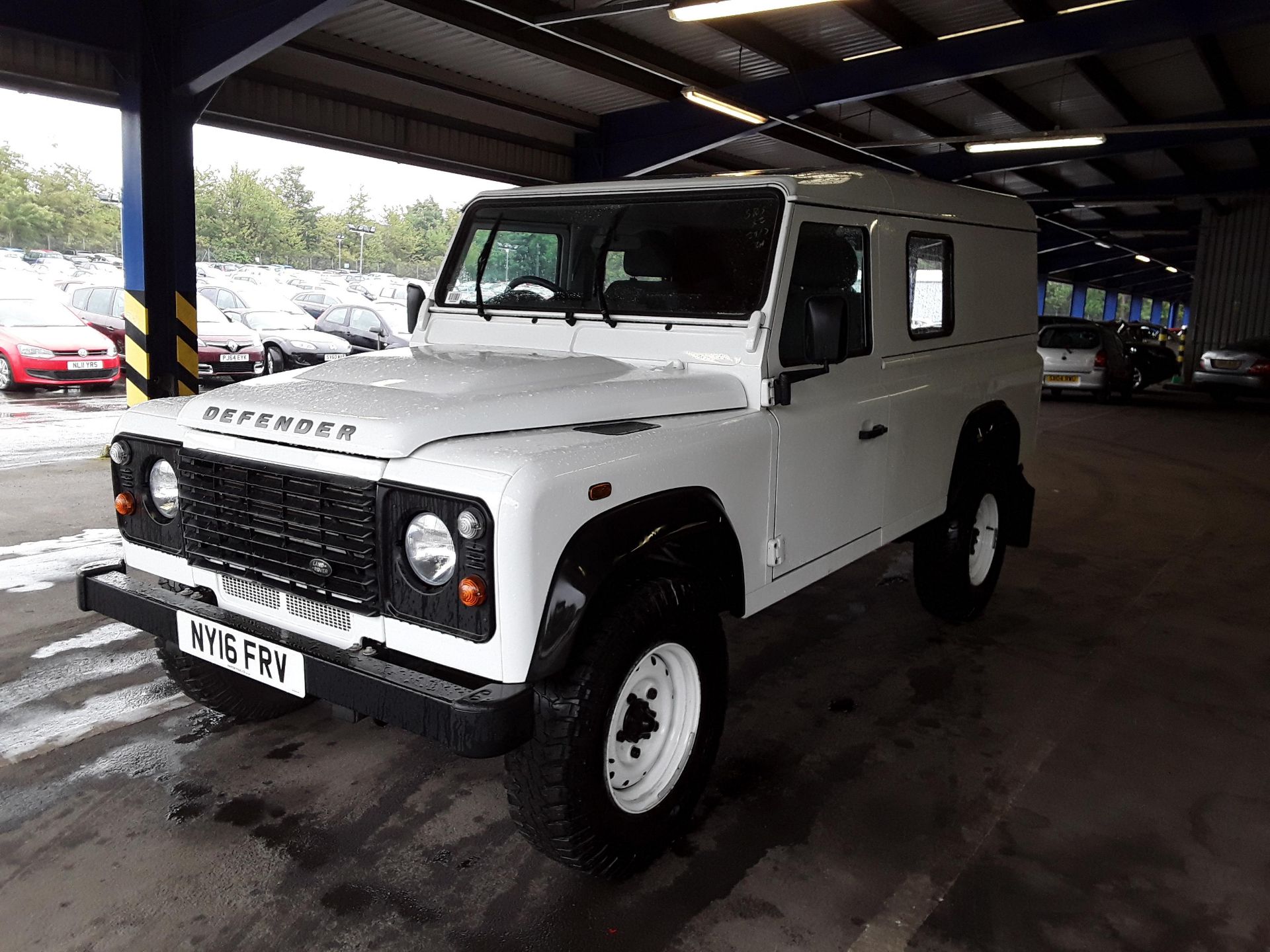 2016/16 REG LAND ROVER DEFENDER 110 HARD TOP TURBO DIESEL 2.2 WHITE LIGHT 4X4 UTILITY *PLUS VAT* - Image 2 of 8