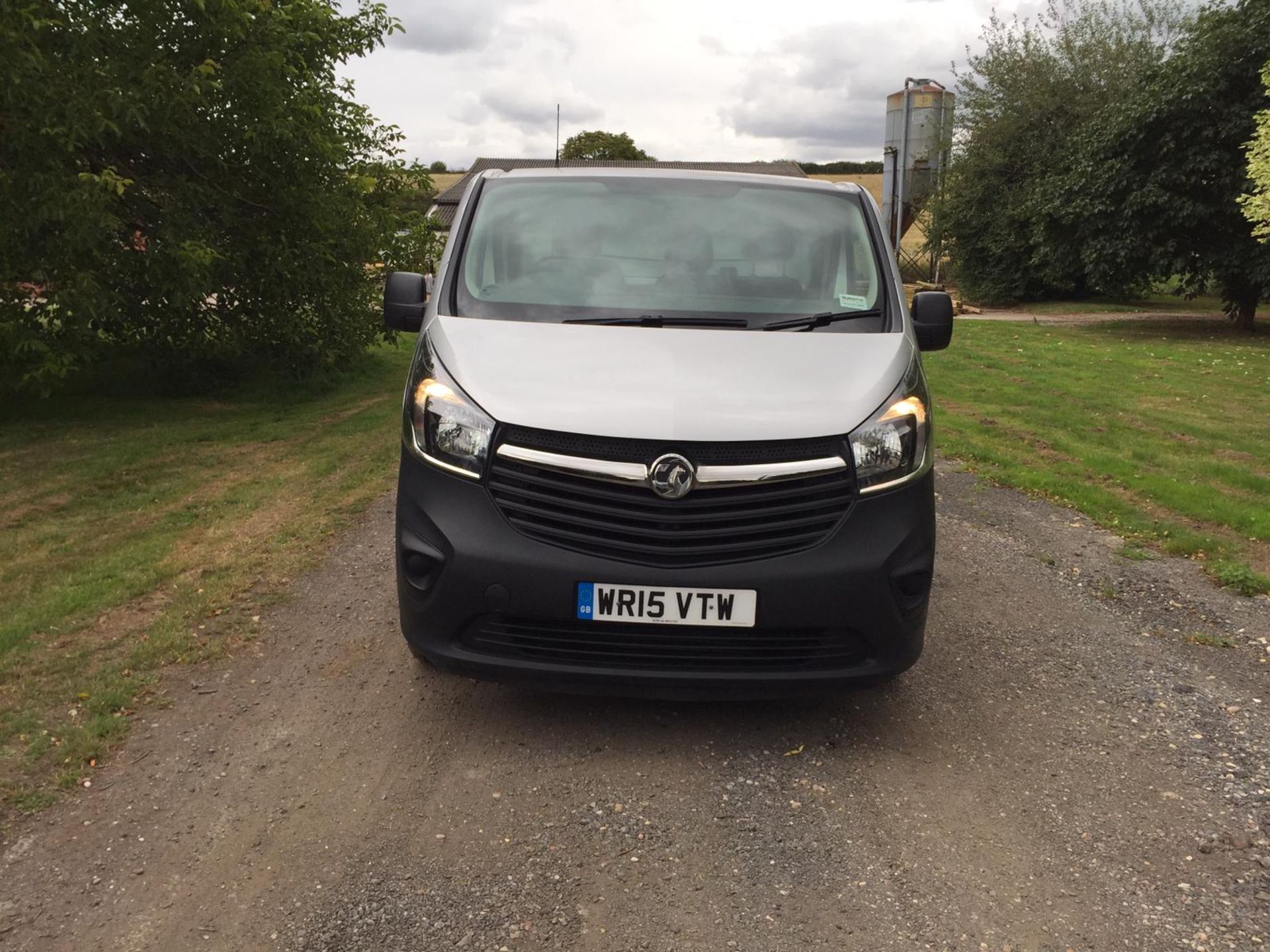 2015/15 REG VAUXHALL VIVARO 2900 CDTI ECOFLEX 1.6 DIESEL GREY PANEL VAN, SHOWING 1 FORMER KEEPER - Image 2 of 14