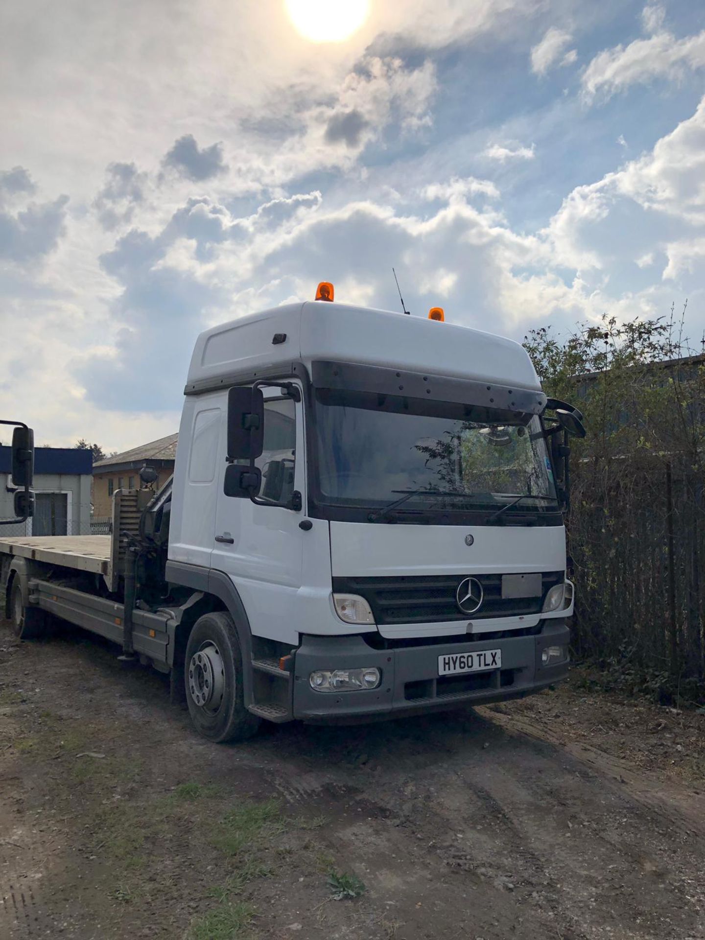 2010 MERCEDES ATEGO 1329L DIESEL FLAT-BED CRANE LORRY SLEEPER CAB, *NO VAT - Image 2 of 11