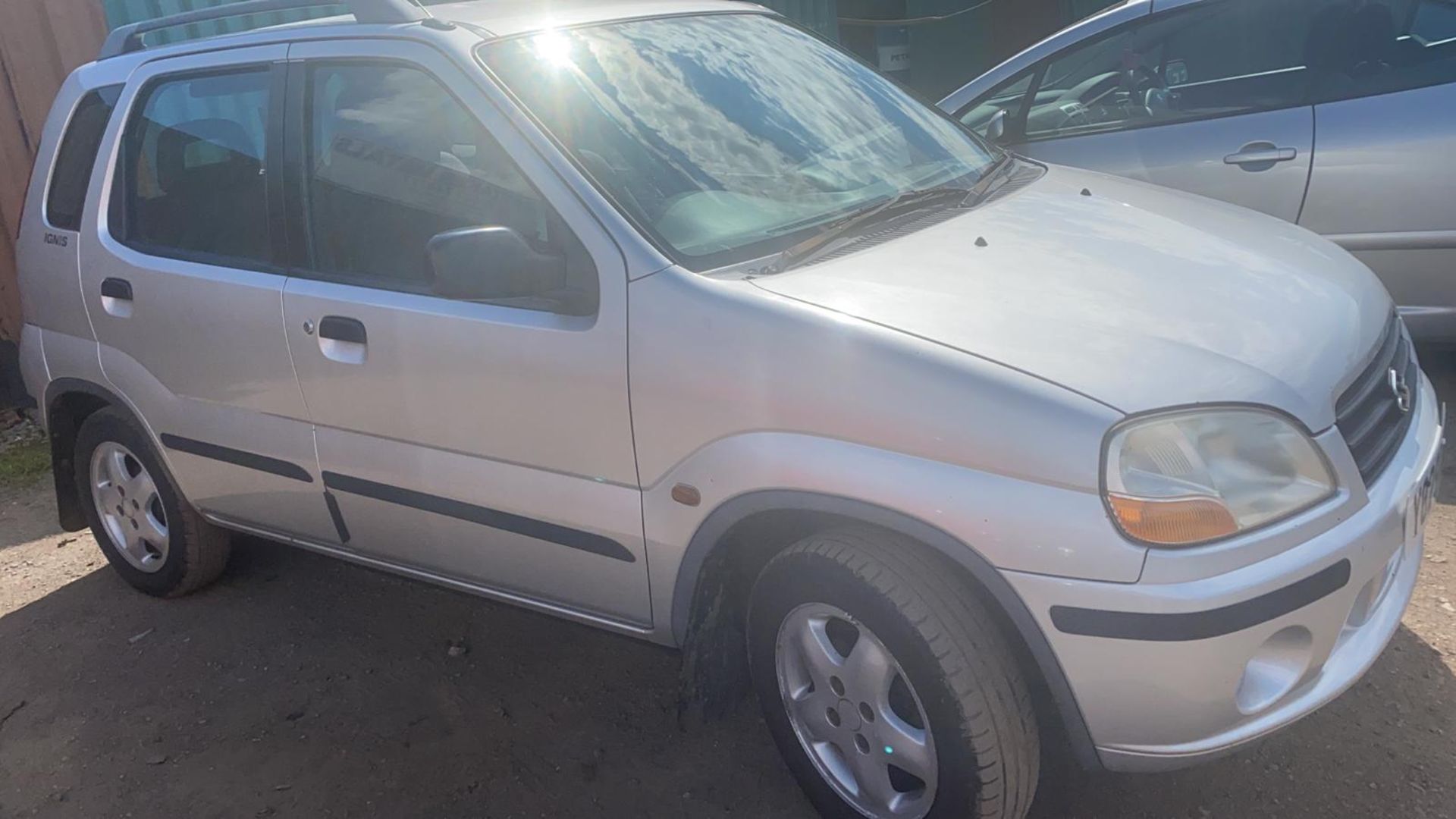 2001/Y REG SUZUKI IGNIS GL 1.3 PETROL SILVER 5 DOOR HATCHBACK, SHOWING 4 FORMER KEEPERS *NO VAT*