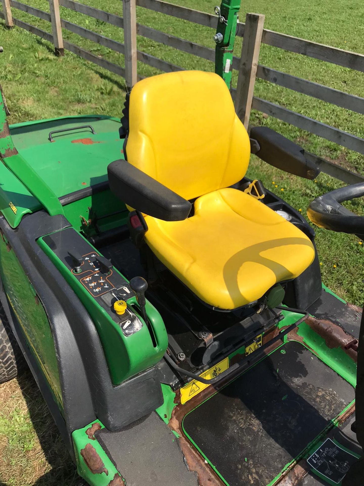 JOHN DEERE 1445 RIDE ON MOWER, UP FRONT ROTARY DECK, YEAR 2012 (REGISTERED IN 2013) EX COUNCIL - Image 7 of 10