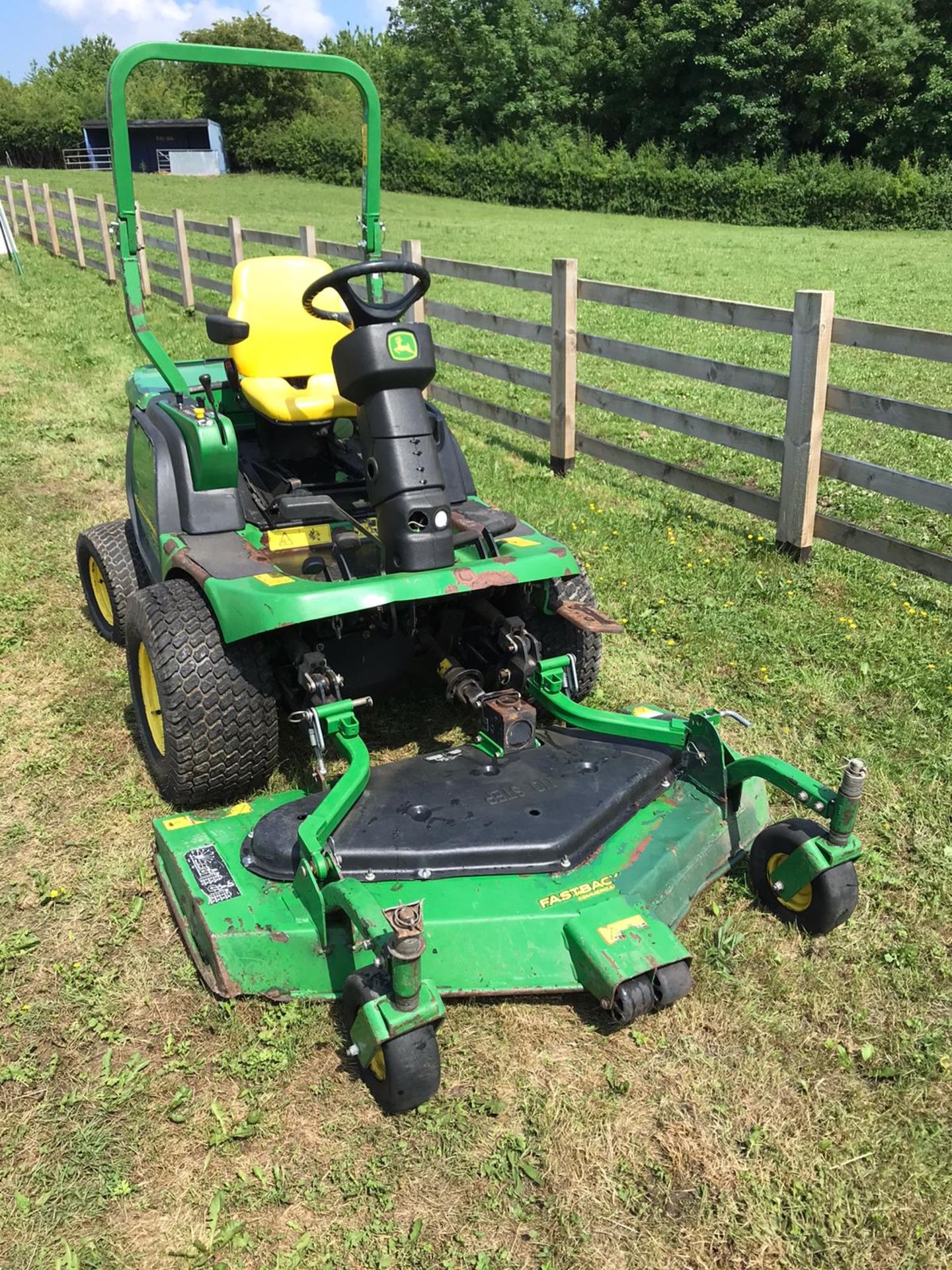 JOHN DEERE 1445 RIDE ON MOWER, UP FRONT ROTARY DECK, YEAR 2012 (REGISTERED IN 2013) EX COUNCIL - Image 2 of 10