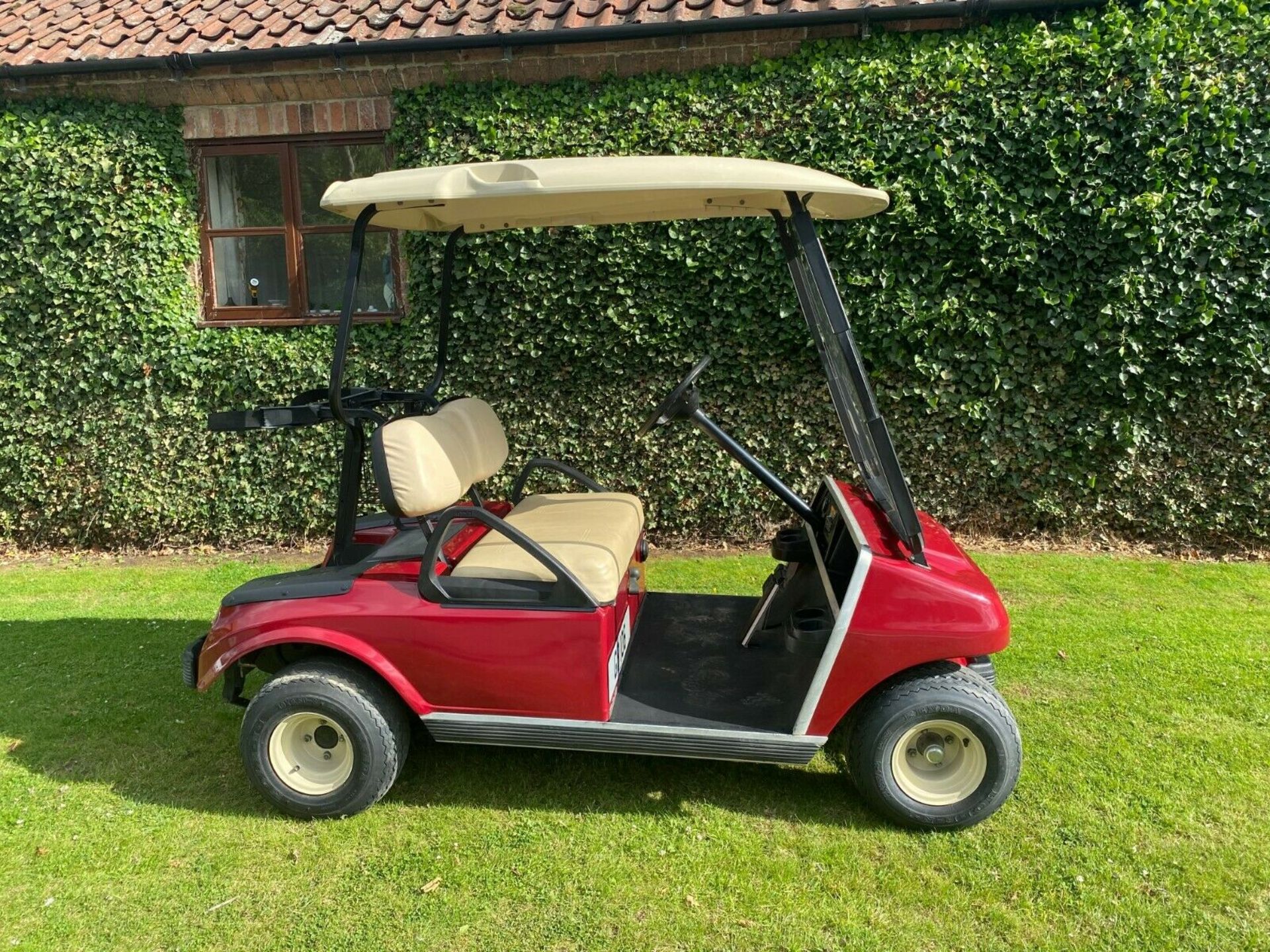 CLUB CAR GOLF BUGGY, 1 OWNER FROM NEW, PETROL, ALUMINIUM CHASSIS *PLUS VAT* - Image 6 of 7