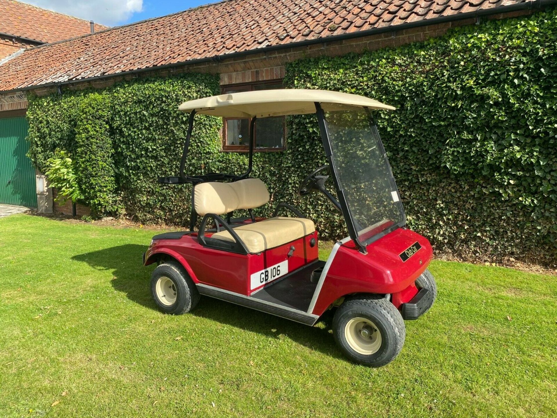 CLUB CAR GOLF BUGGY, 1 OWNER FROM NEW, PETROL, ALUMINIUM CHASSIS *PLUS VAT*
