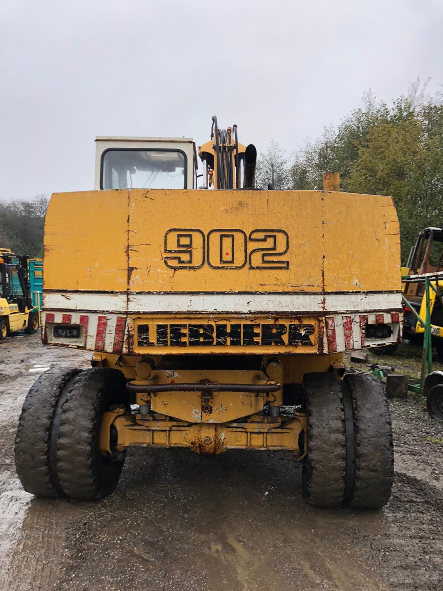 LIEBHERR A902 WHEELED EXCAVATOR SCRAP HANDLER, RUNS, WORKS AND LIFTS *PLUS VAT* - Image 5 of 7