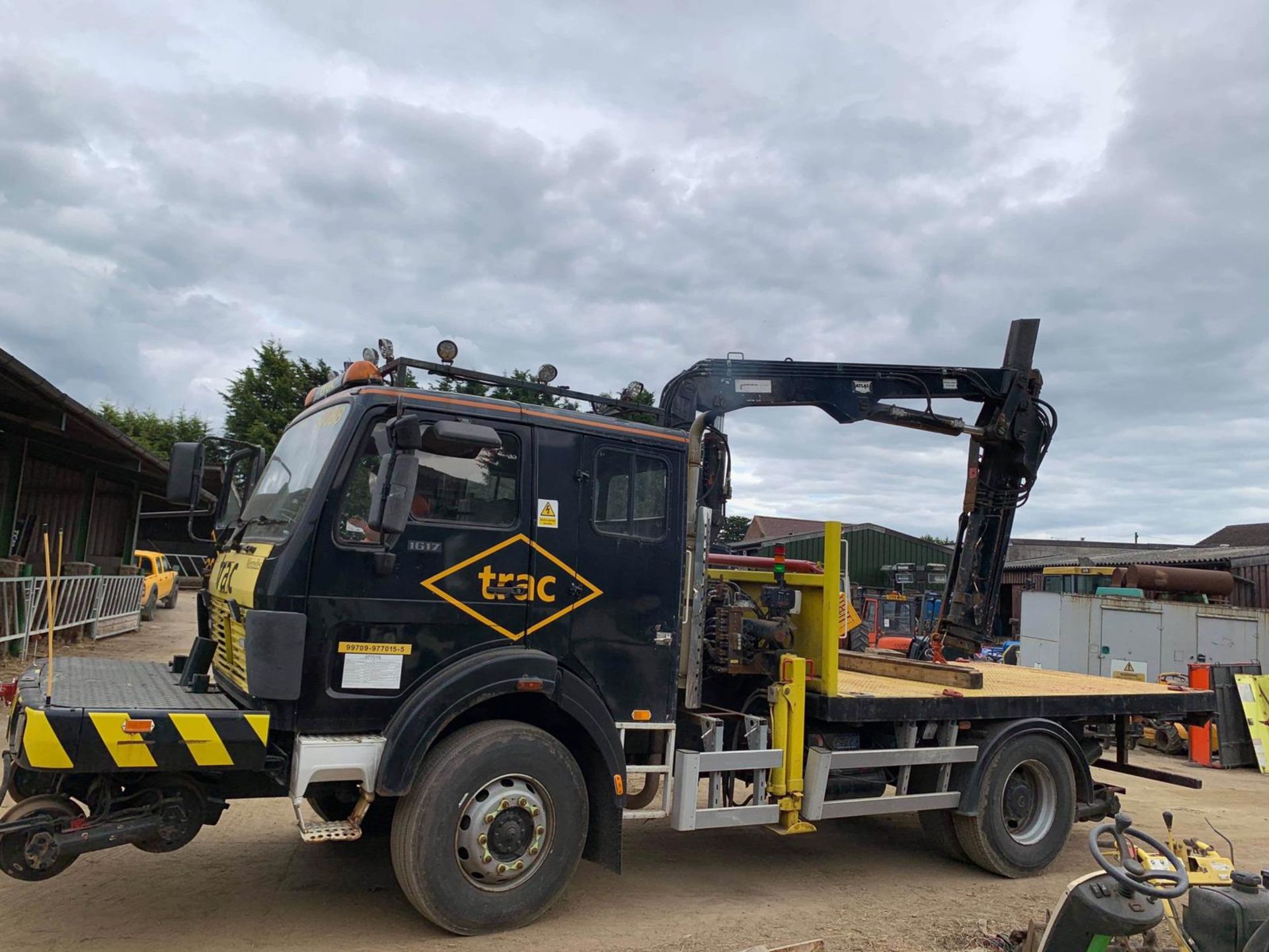 1991/H REG MERCEDES-BENZ CVS 1617AK CREW CAB YELLOW/BLACK 6.0L DIESEL CRANE / FLATBED LORRY - Image 2 of 11