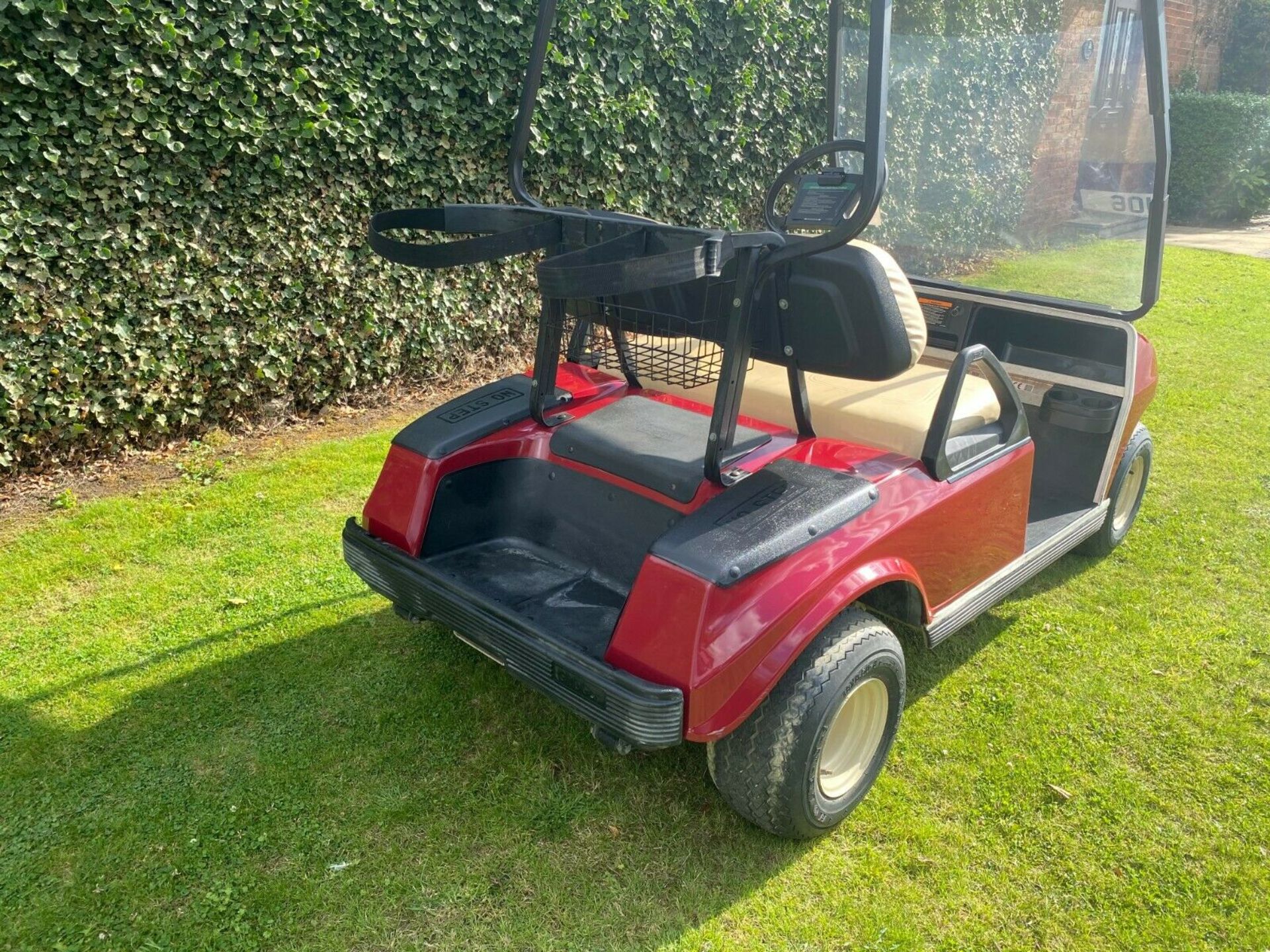 CLUB CAR GOLF BUGGY, 1 OWNER FROM NEW, PETROL, ALUMINIUM CHASSIS *PLUS VAT* - Image 3 of 7