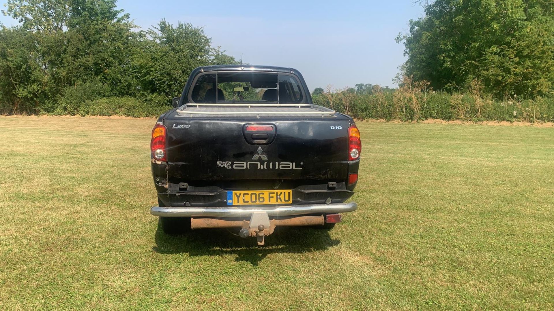 2006/06 REG MITSUBISHI L200 4WD LWB 4LIFE DCB 2.5 DIESEL BLACK PICK-UP, SHOWING 3 FORMER KEEPERS - Image 4 of 7