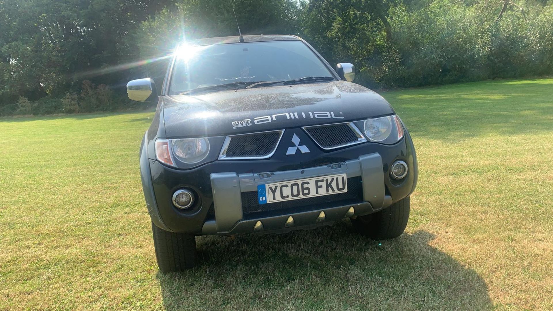 2006/06 REG MITSUBISHI L200 4WD LWB 4LIFE DCB 2.5 DIESEL BLACK PICK-UP, SHOWING 3 FORMER KEEPERS - Image 2 of 7