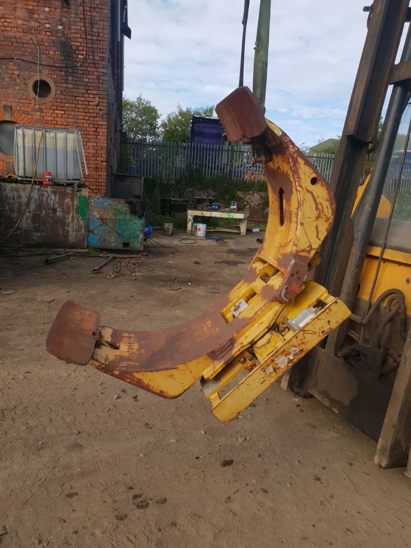 CASCADE FORKLIFT BALE ROTATING GRAB WITH SLEW RING *NO VAT*