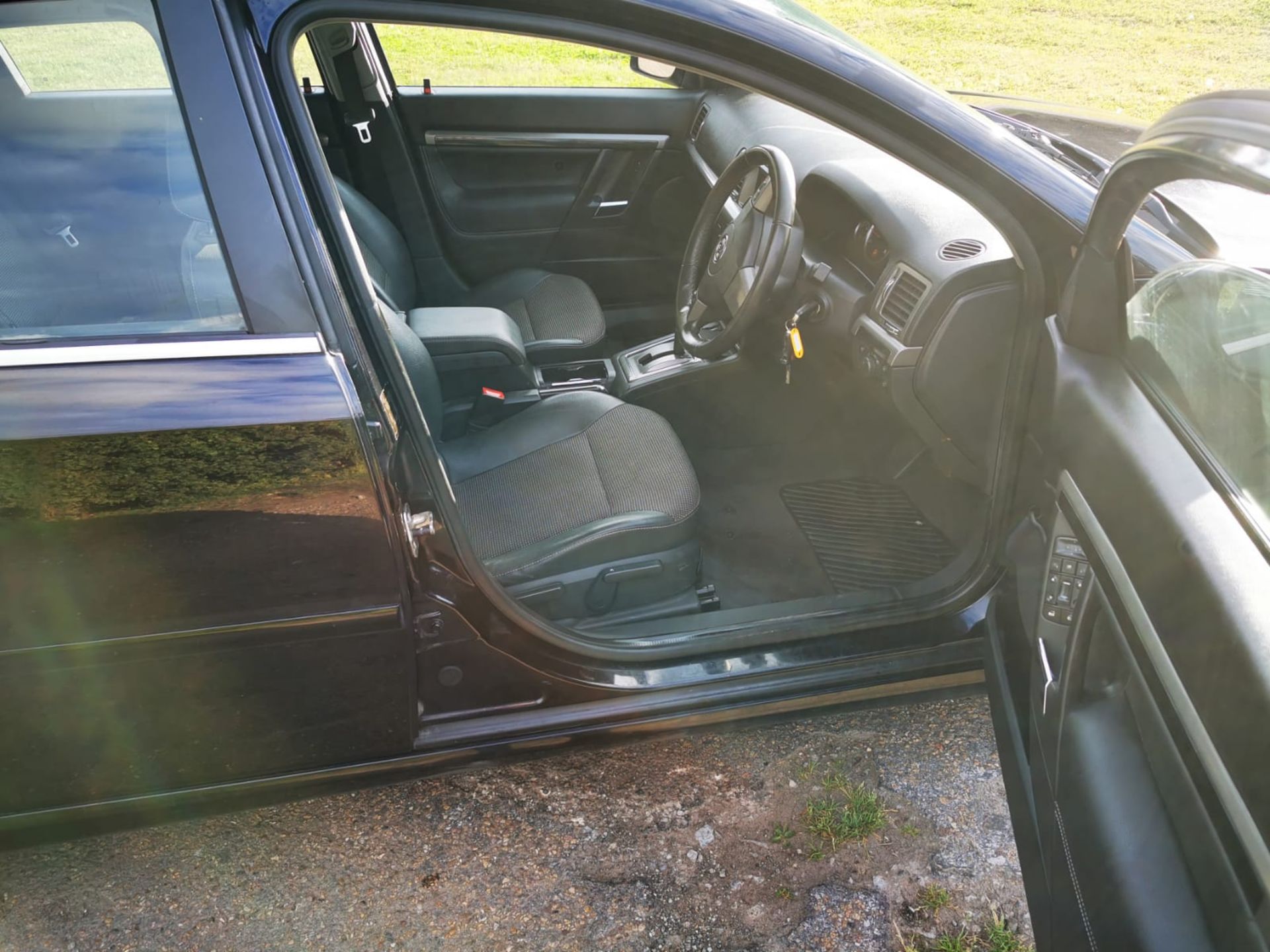 2009/58 REG VAUXHALL VECTRA EXCLUSIVE CDTI 150 AUTOMATIC BLACK 5 DOOR HATCHBACK *NO VAT* - Image 16 of 19