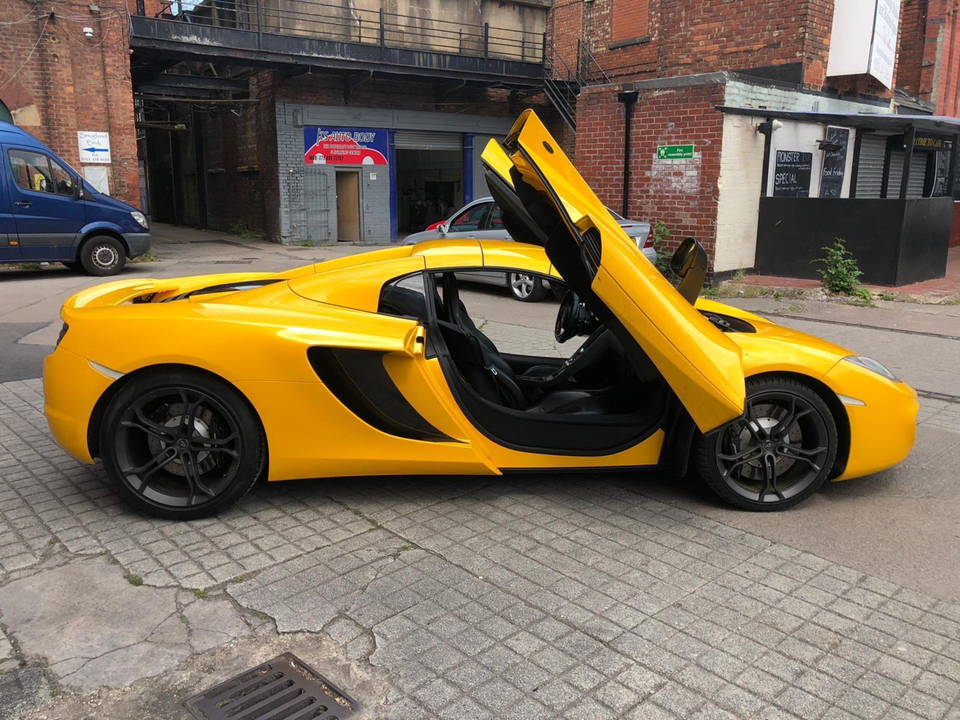 2012 MCLAREN MP4-12C SPIDER, 12,000 MILES LEFT HAND DRIVE SOLD WITH NOVA *NO VAT* - Image 12 of 13