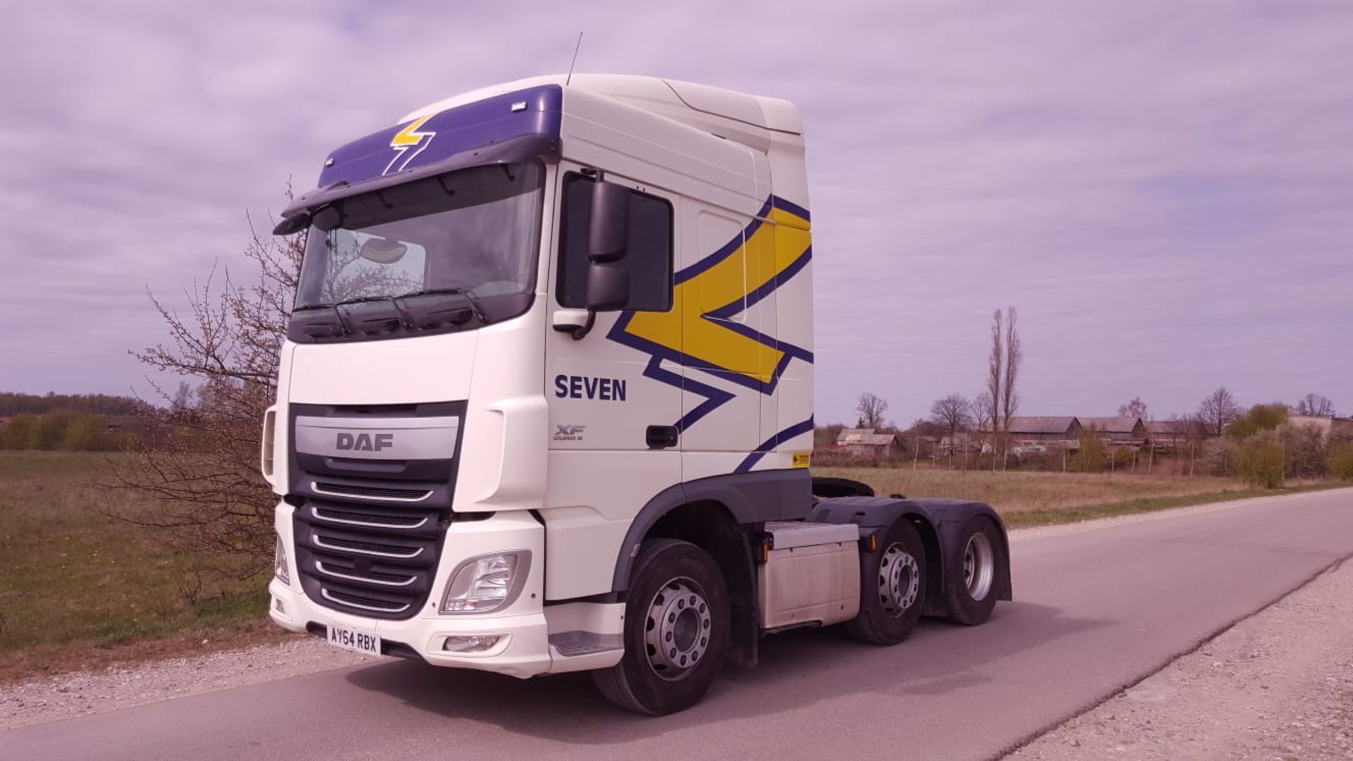 2014/64 REG DAF TRUCKS XF 460 FTG WHITE DIESEL LHD TRACTOR UNIT, SHOWING 1 FORMER KEEPER *NO VAT* - Image 3 of 9