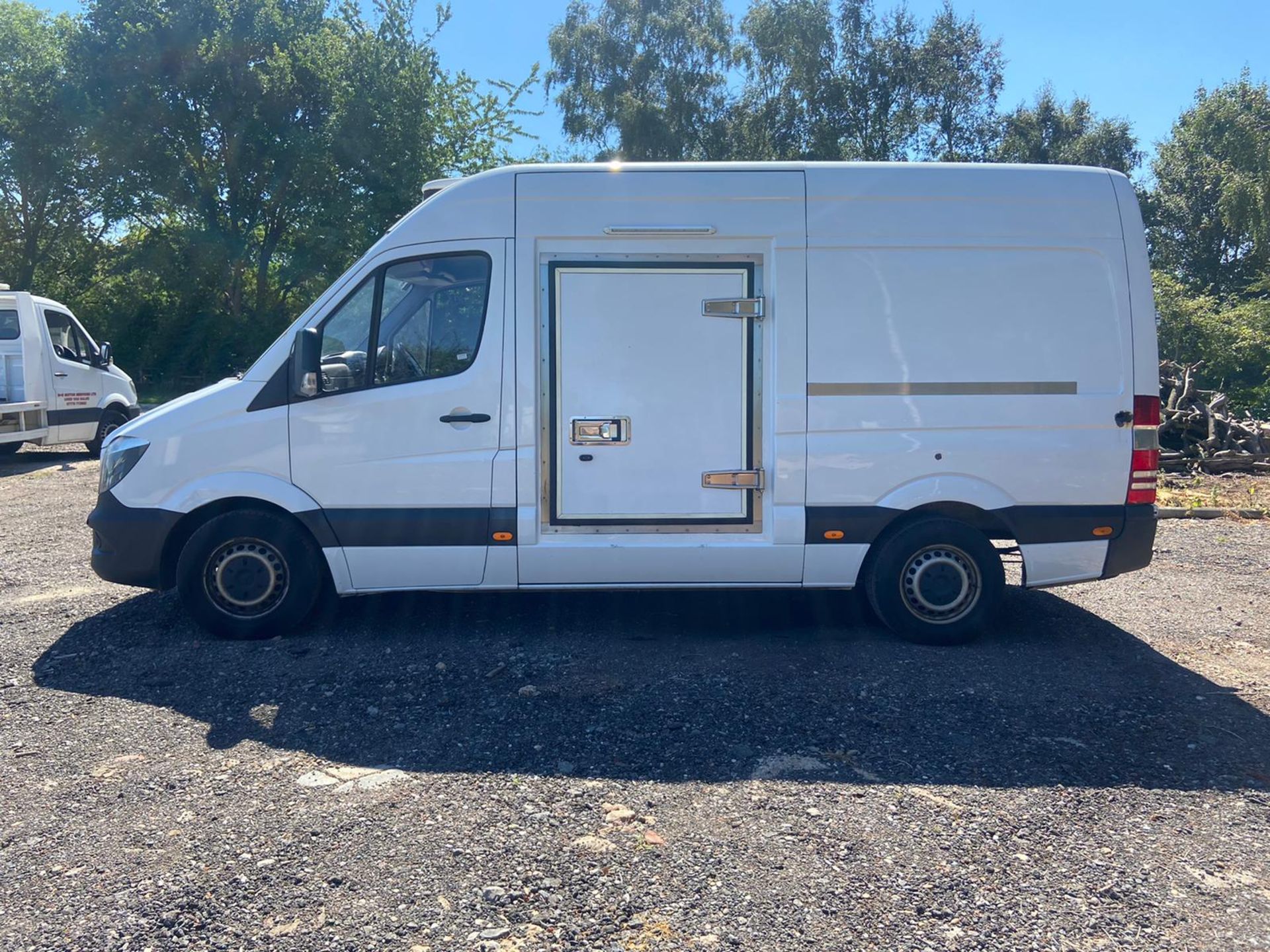 2016/16 REG MERCEDES-BENZ SPRINTER 313 CDI 2.2 DIESEL WHITE INSULATED VAN, SHOWING 0 FORMER KEEPERS - Image 4 of 12