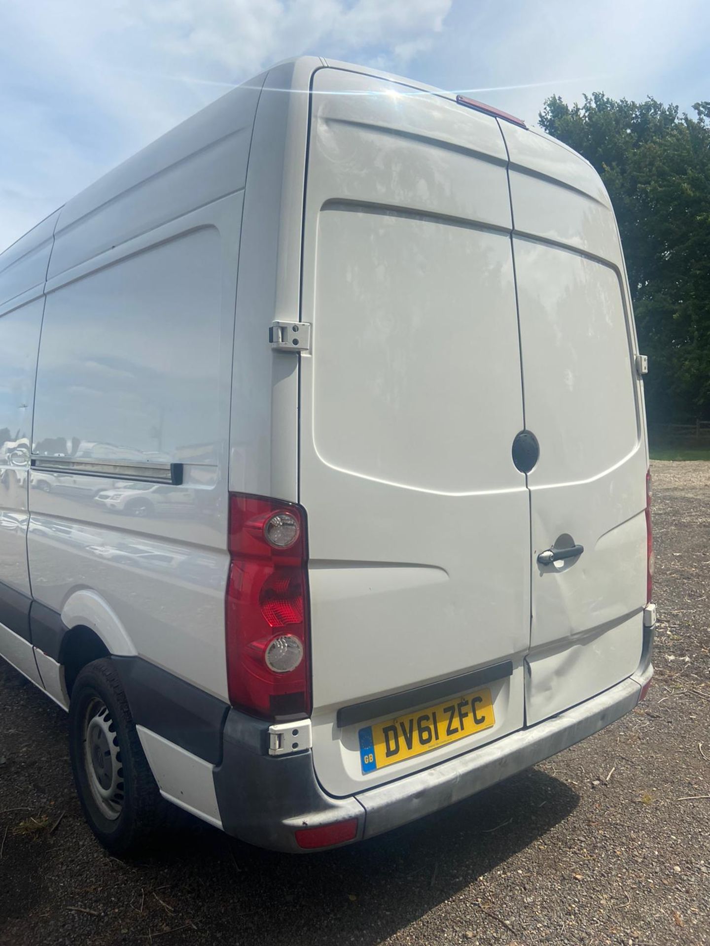 2011/61 REG VOLKSWAGEN CRAFTER CR35 TDI 2.0 DIESEL PANEL VAN 110HP, SHOWING 2 FORMER KEEPERS *NO VAT - Image 3 of 11