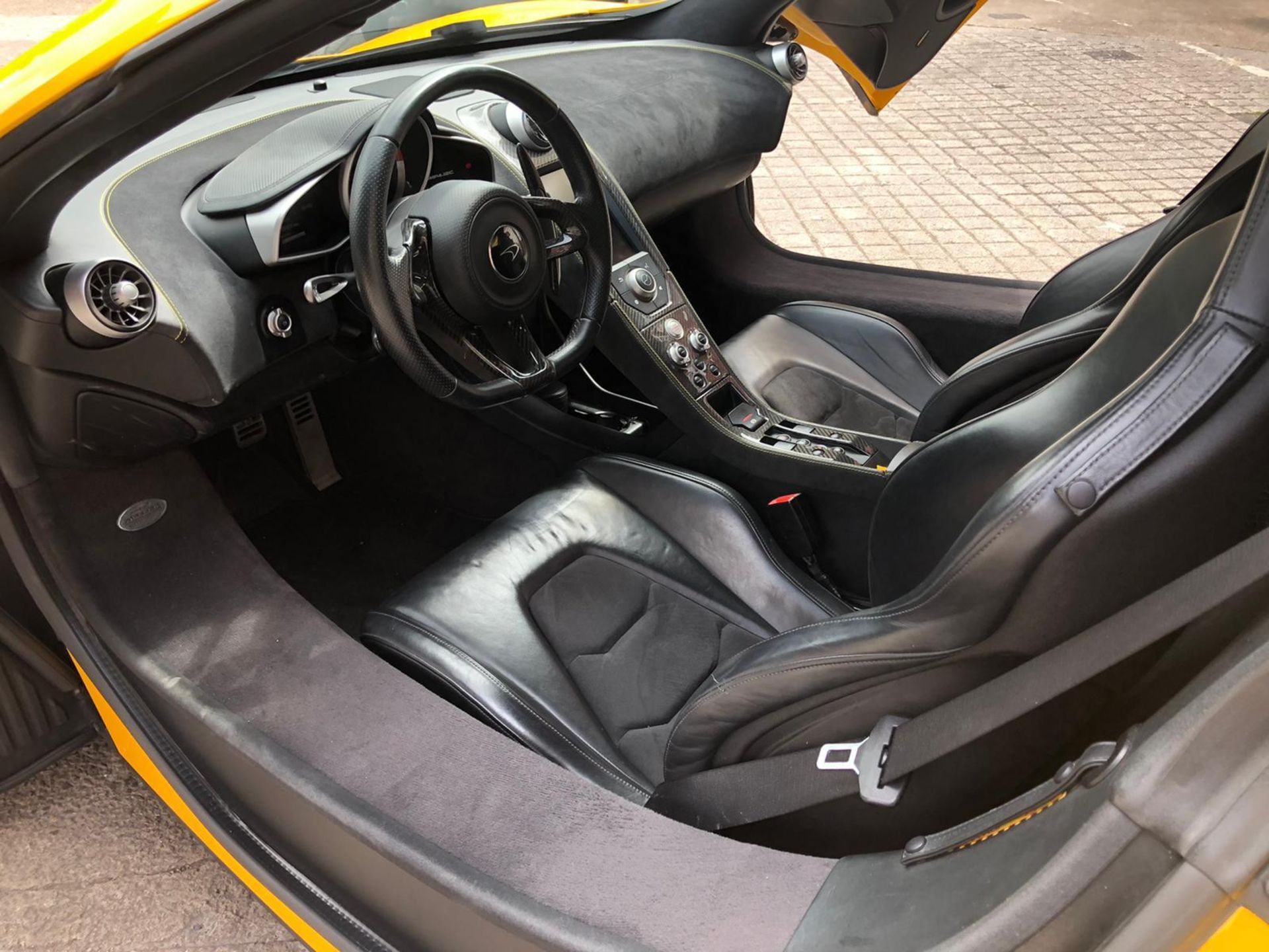 2012 MCLAREN MP4-12C SPIDER, 12,000 MILES LEFT HAND DRIVE SOLD WITH NOVA *NO VAT* - Image 11 of 13