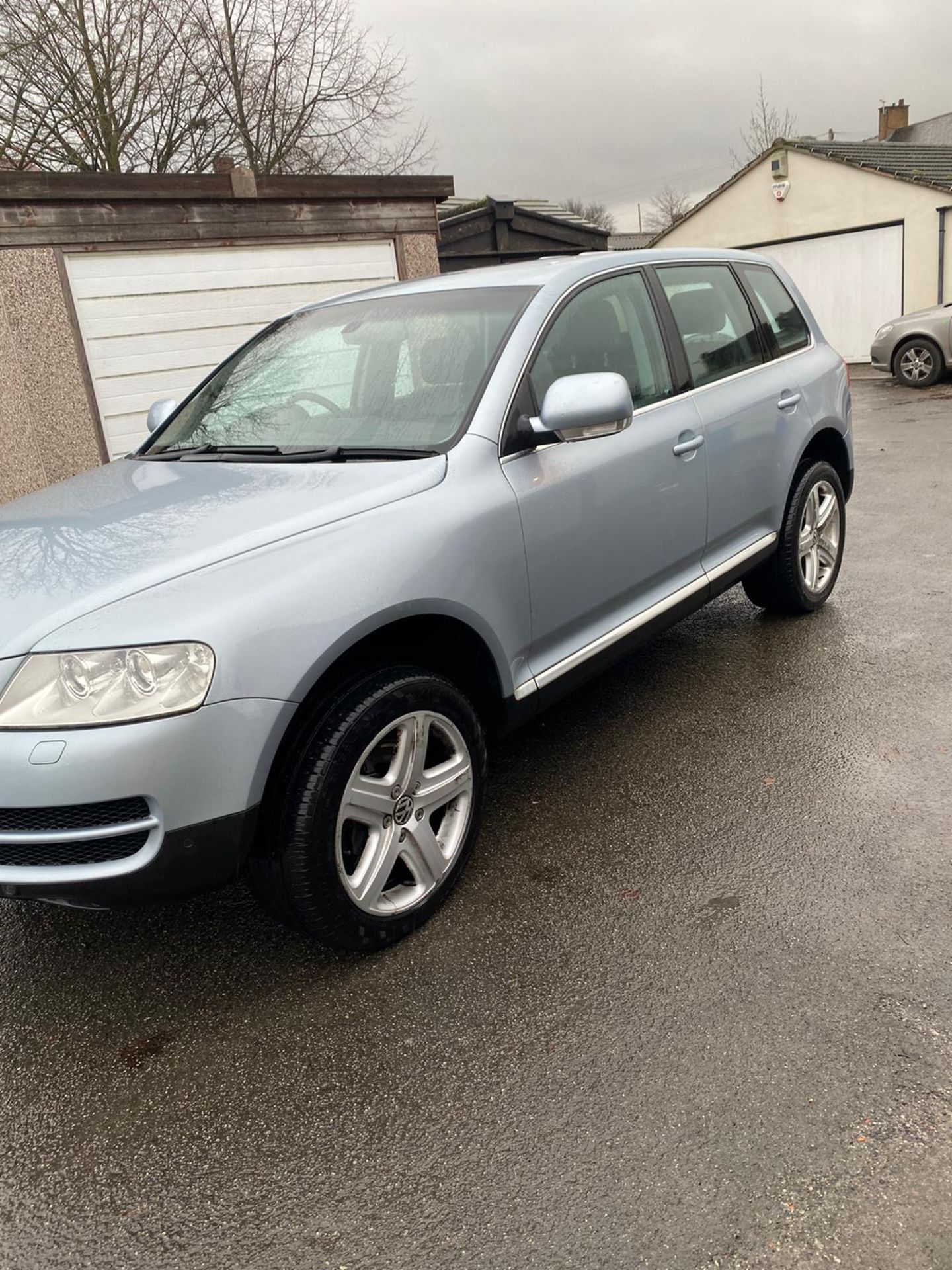 2003/53 REG VOLKSWAGEN TOUAREG V10 TDI AUTO 5.0 DIESEL, SHOWING 2 FORMER KEEPERS *NO VAT* - Image 3 of 9