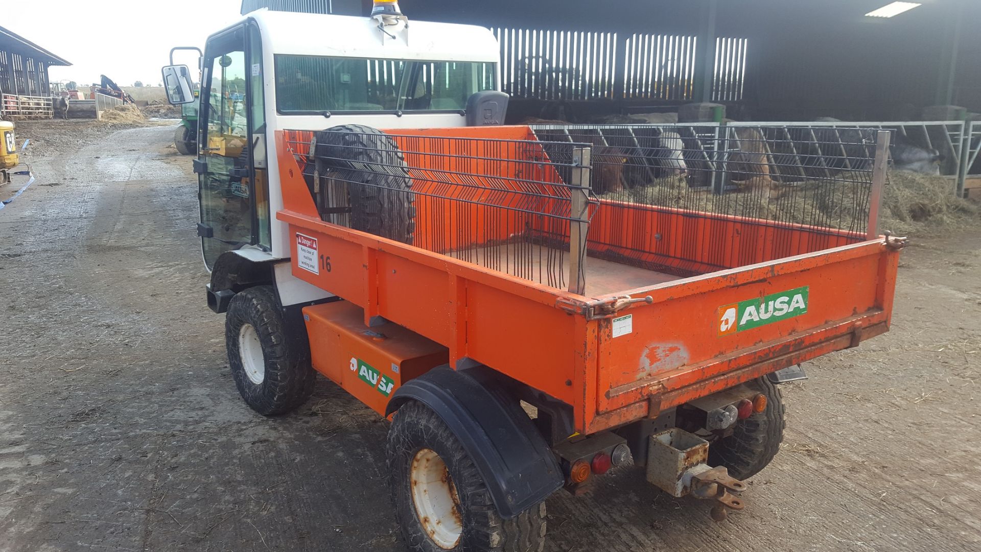 2012 AUSA M 150 M WHITE / ORANGE DIESEL TIPPER 1.4 TONNE, SHOWING 0 FORMER KEEPERS *PLUS VAT* - Image 2 of 13