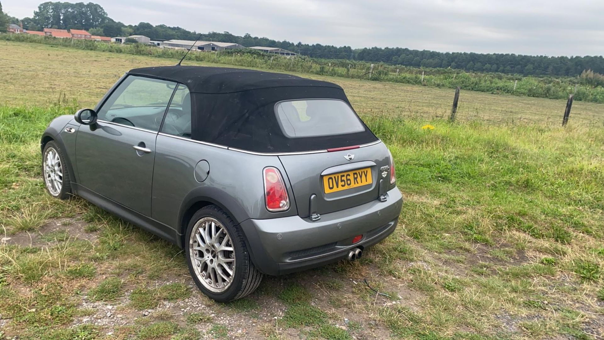 2006/56 REG MINI COOPER S 1.6 PETROL GREY CONVERTIBLE *NO VAT* - Image 5 of 17