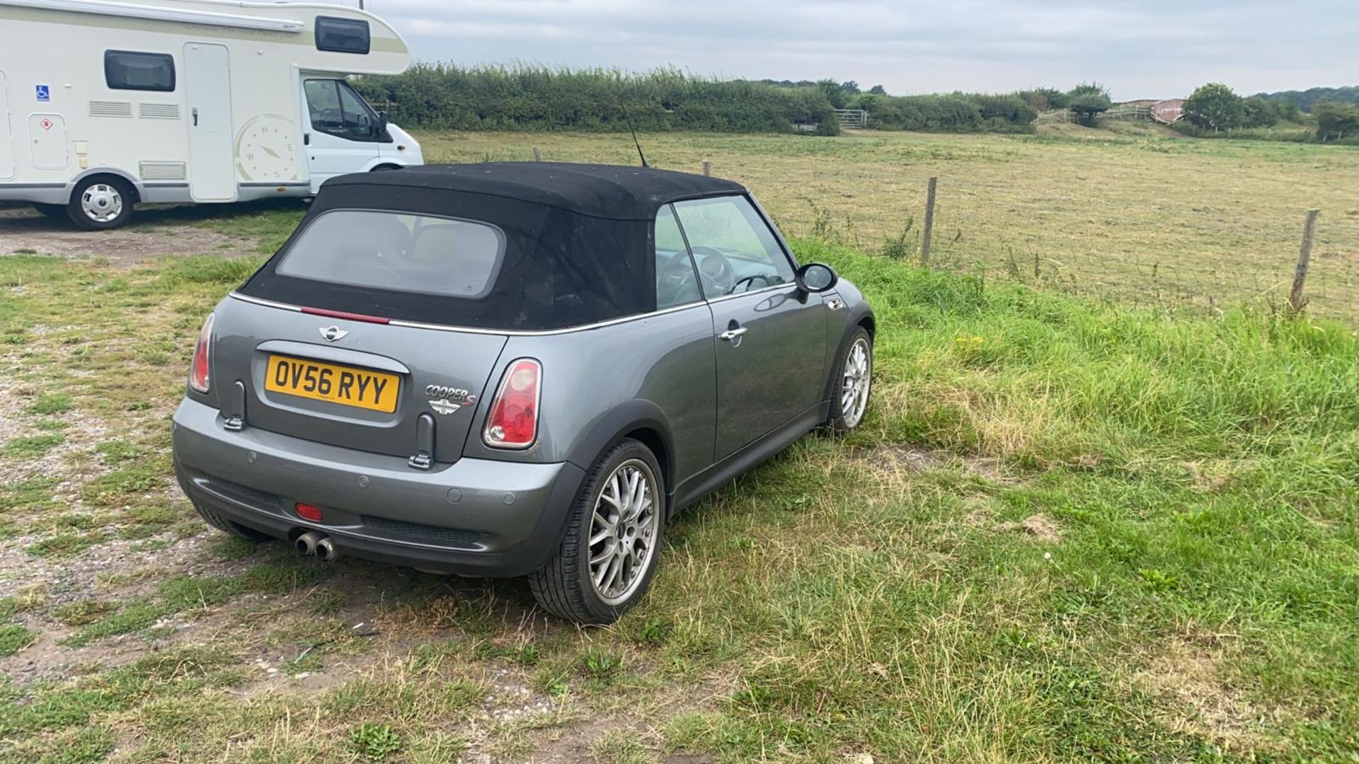 2006/56 REG MINI COOPER S 1.6 PETROL GREY CONVERTIBLE *NO VAT* - Image 7 of 17