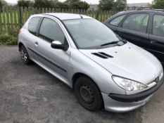 2006/56 REG PEUGEOT 206 URBAN 1.4 PETROL SILVER, 3 DOOR HATCHBACK, SHOWING 3 FORMER KEEPERS *NO VAT*